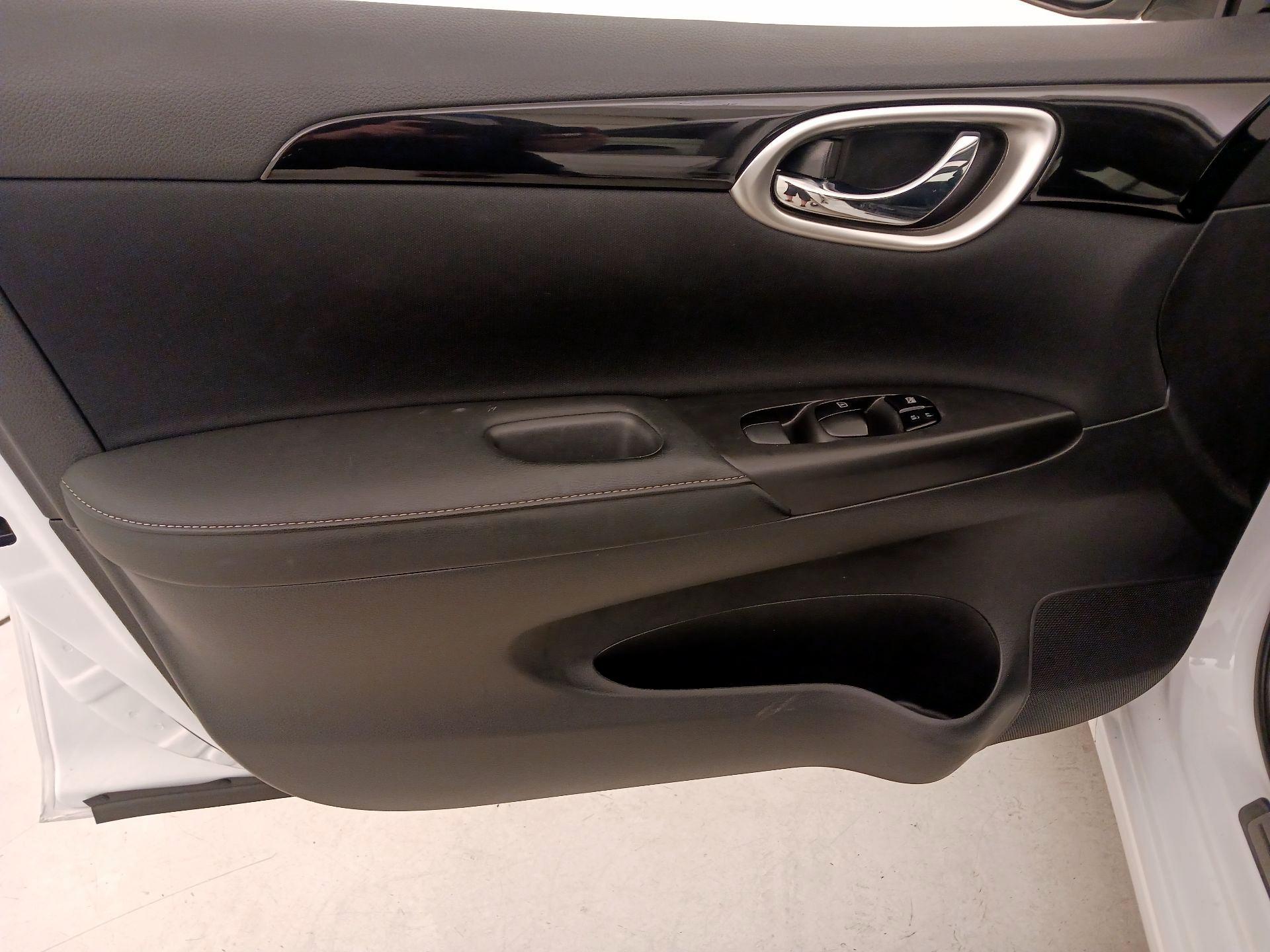 Thumbnail: 2019 Nissan Sentra - 12
