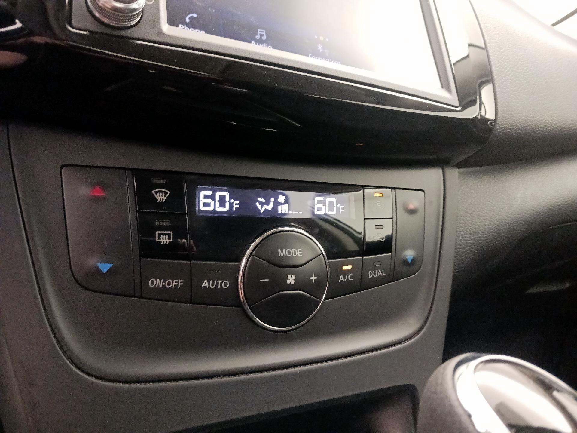 Thumbnail: 2019 Nissan Sentra - 16