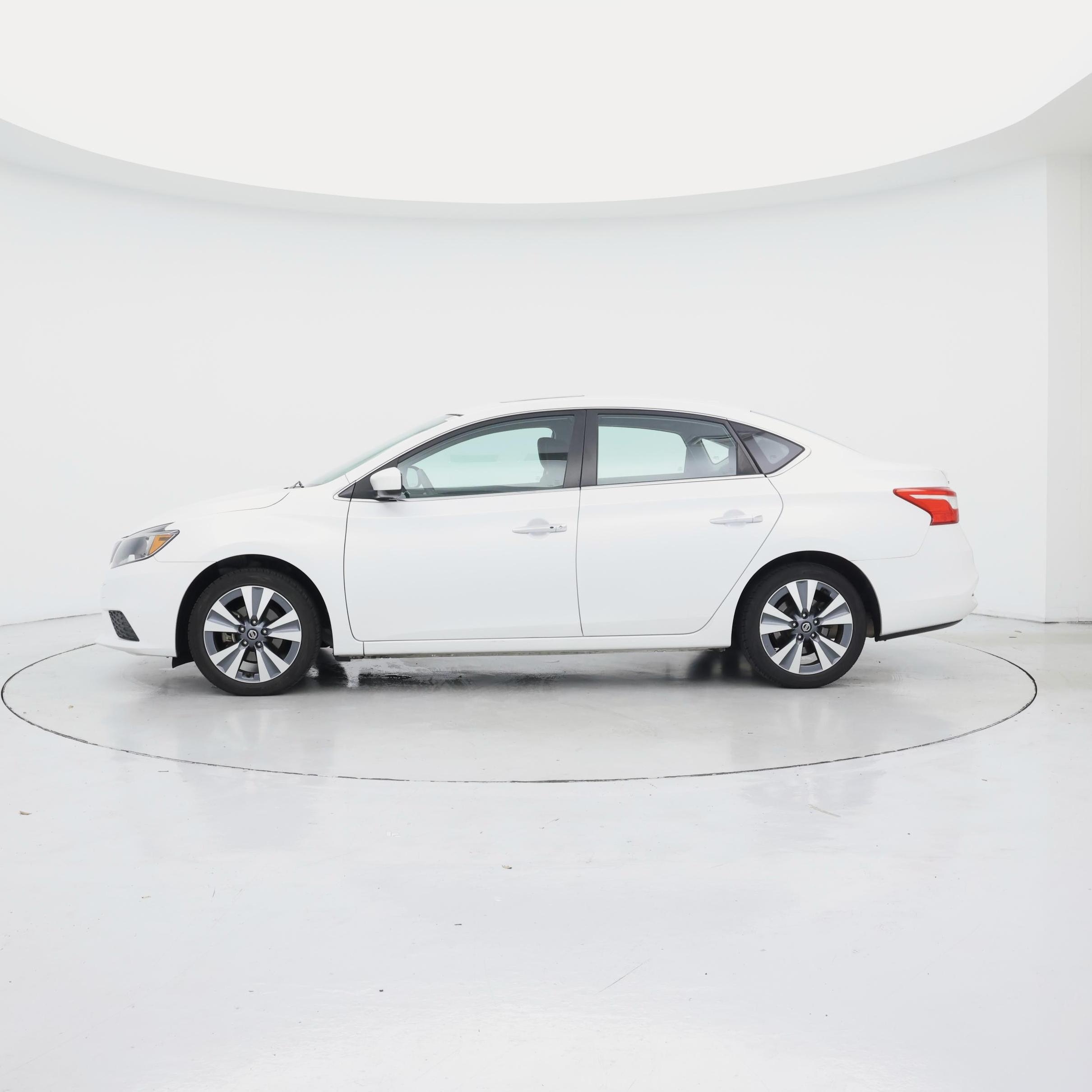 Thumbnail: 2019 Nissan Sentra - 3