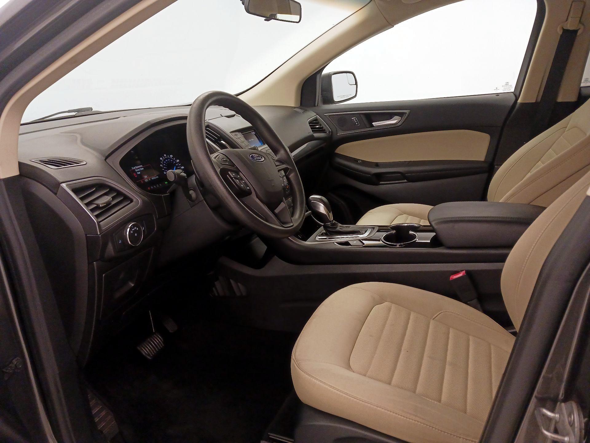 Thumbnail: 2016 Ford Edge - 11