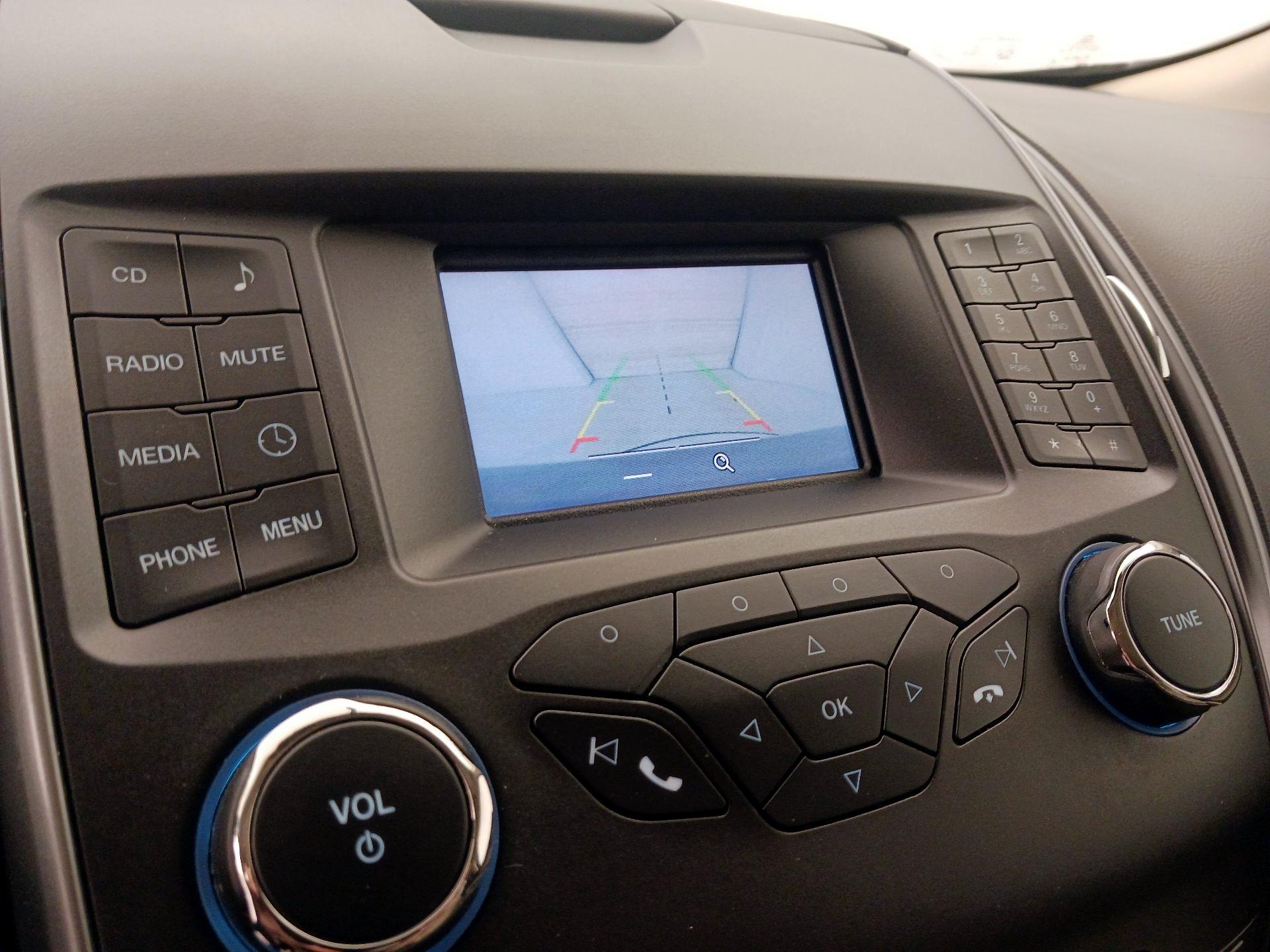 Thumbnail: 2016 Ford Edge - 14