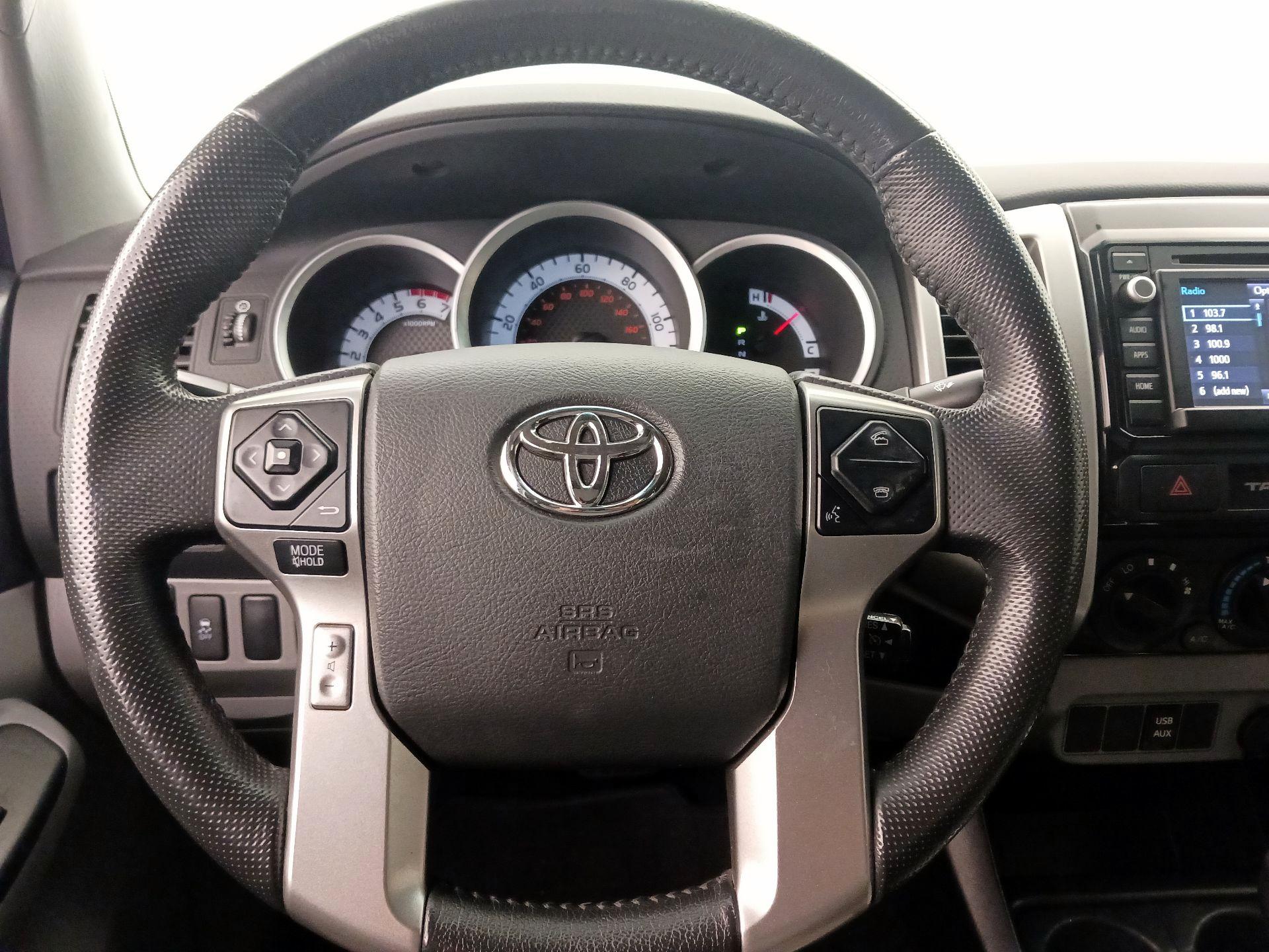 Thumbnail: 2015 Toyota Tacoma - 10