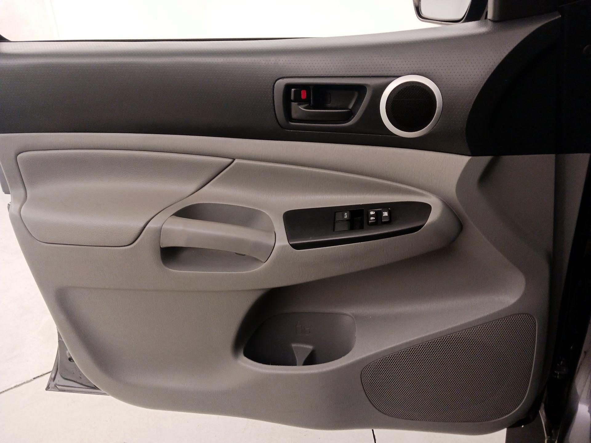 Thumbnail: 2015 Toyota Tacoma - 12