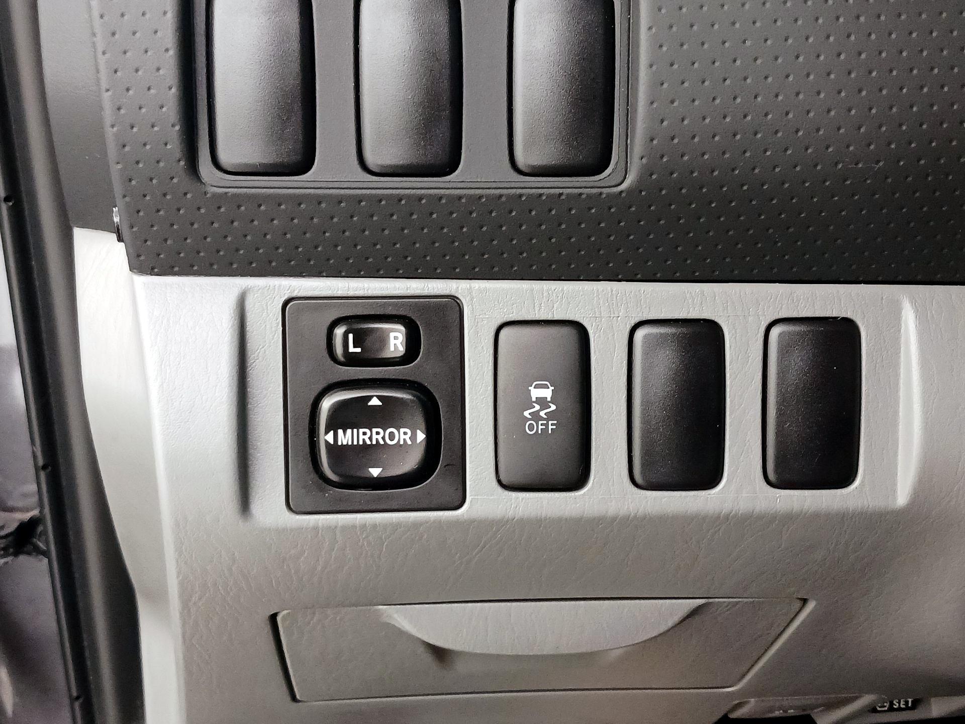 Thumbnail: 2015 Toyota Tacoma - 13