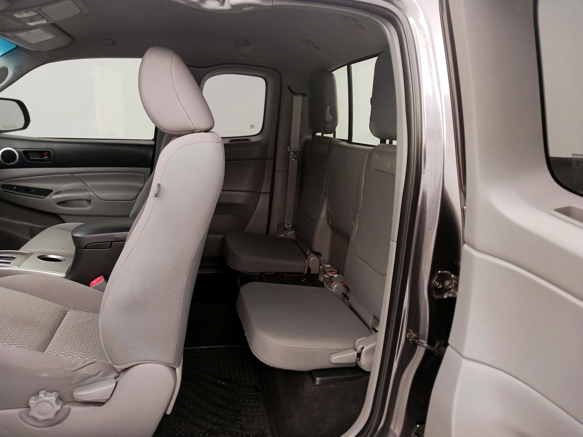 Thumbnail: 2015 Toyota Tacoma - 19