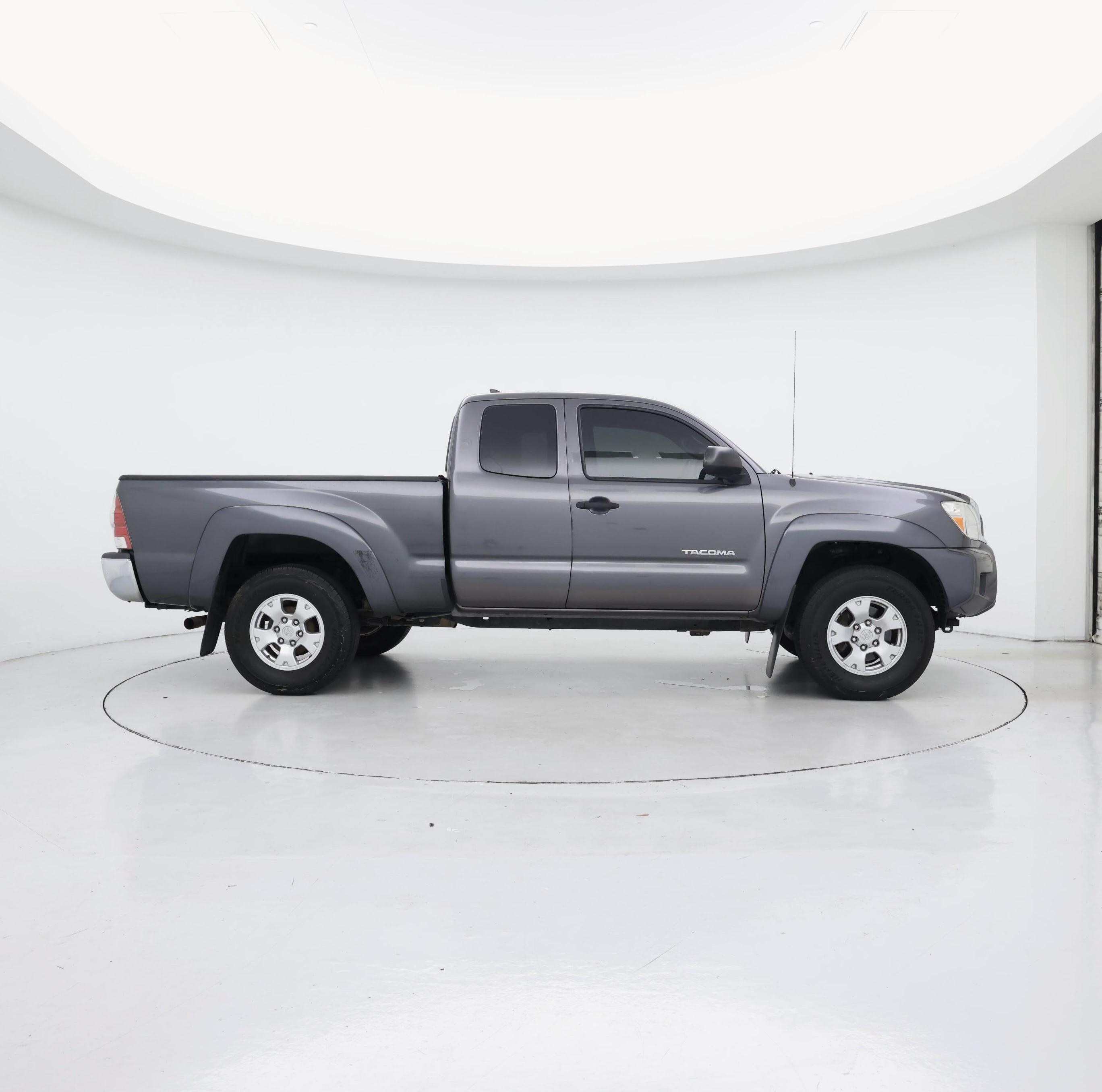 Thumbnail: 2015 Toyota Tacoma - 7