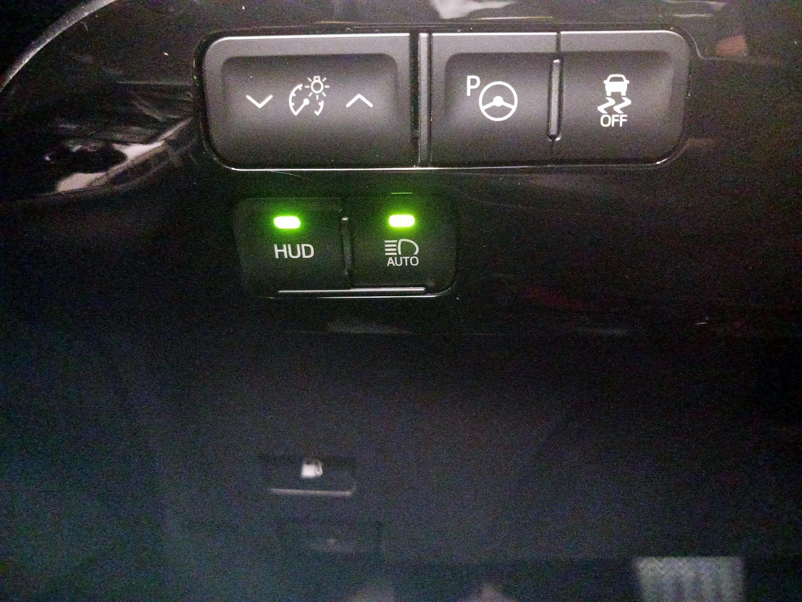 2019 Toyota Prius Limited - Photo 14