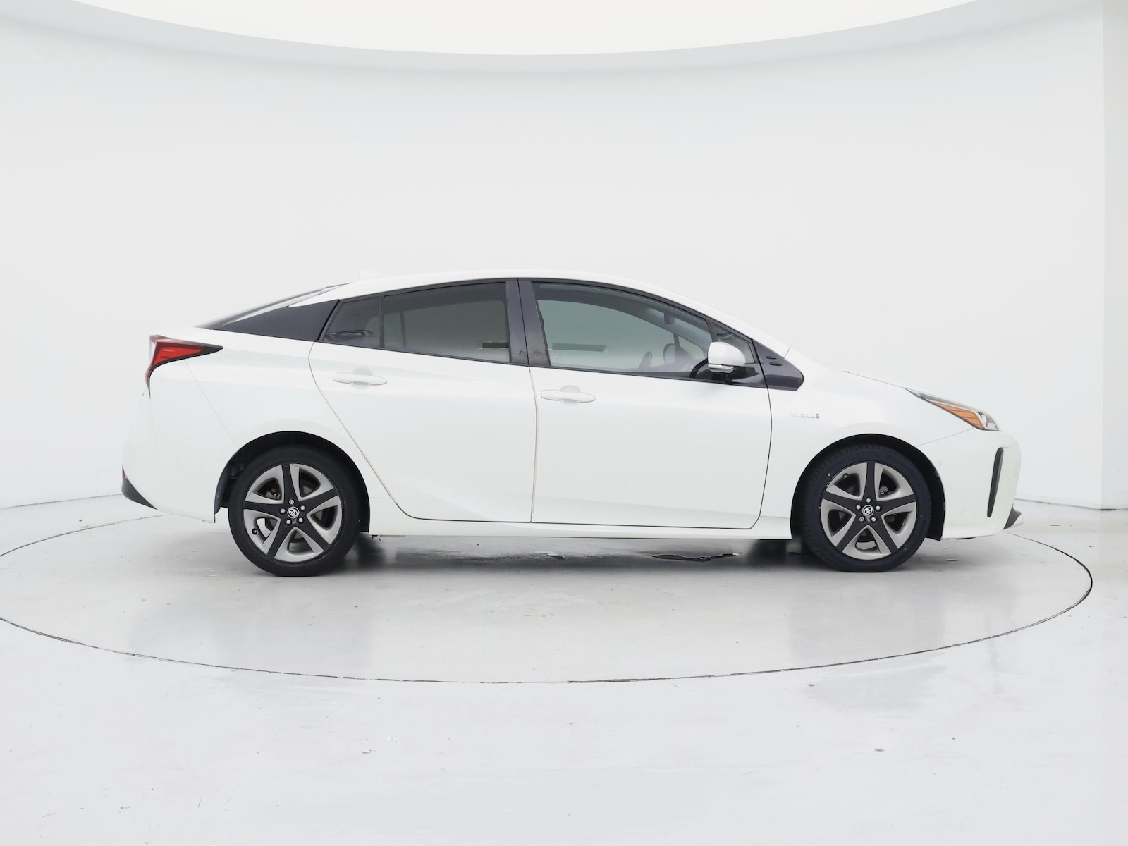 2019 Toyota Prius Limited - Photo 8