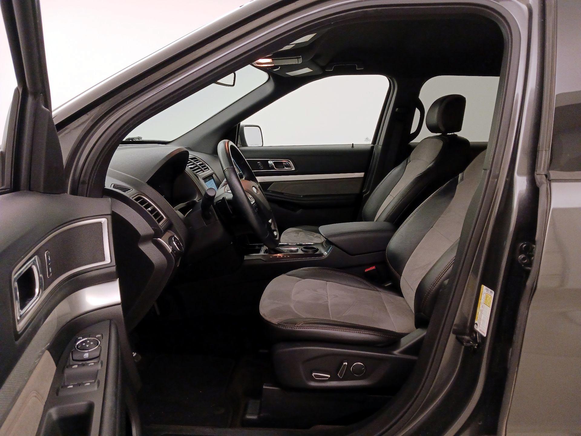 Thumbnail: 2017 Ford Explorer - 9