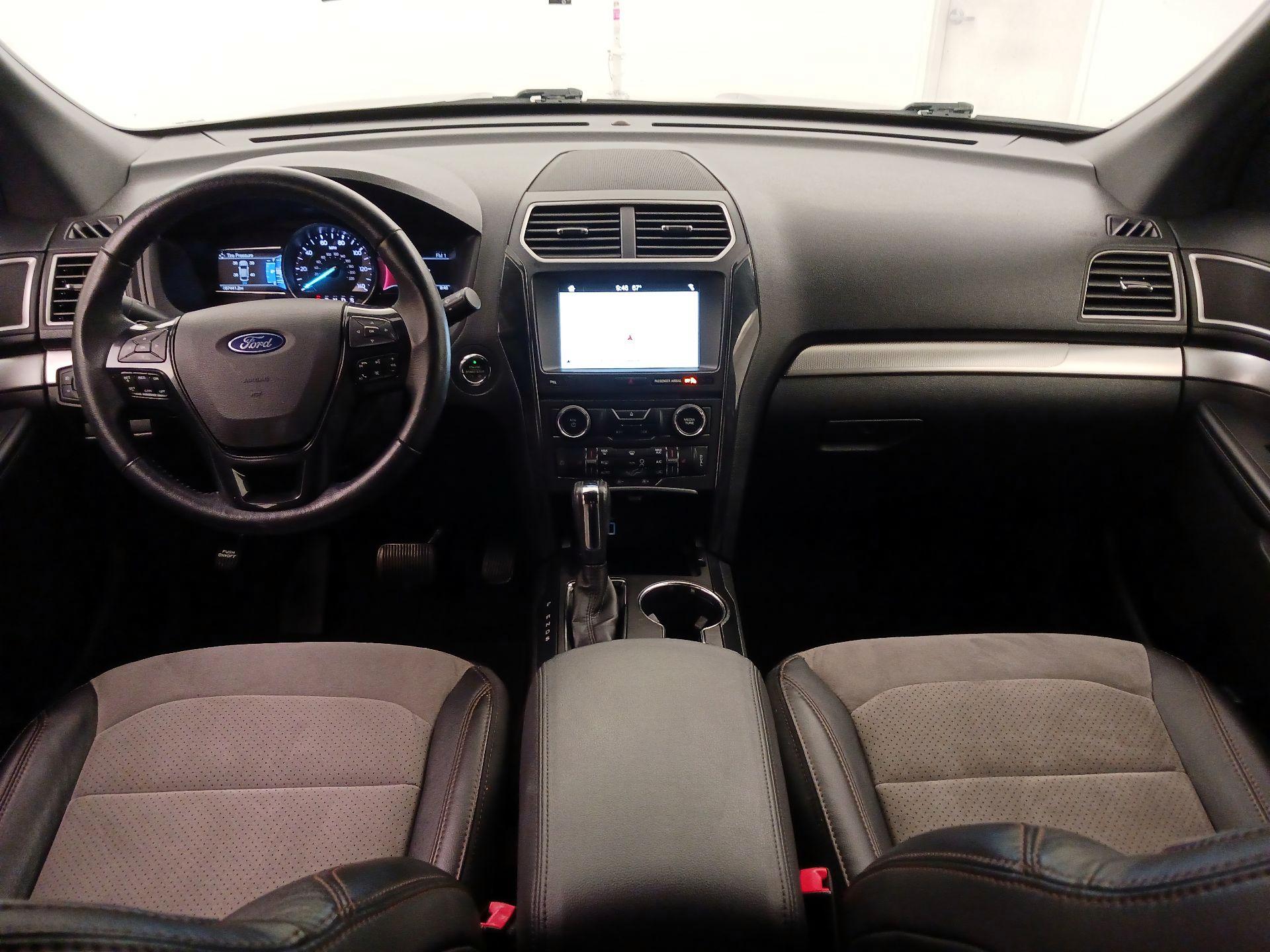Thumbnail: 2017 Ford Explorer - 8
