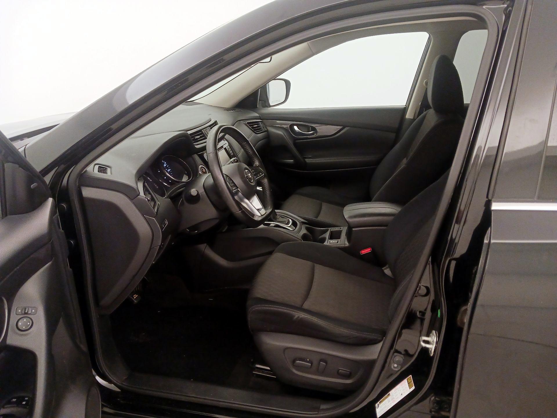 Thumbnail: 2018 Nissan Rogue - 11