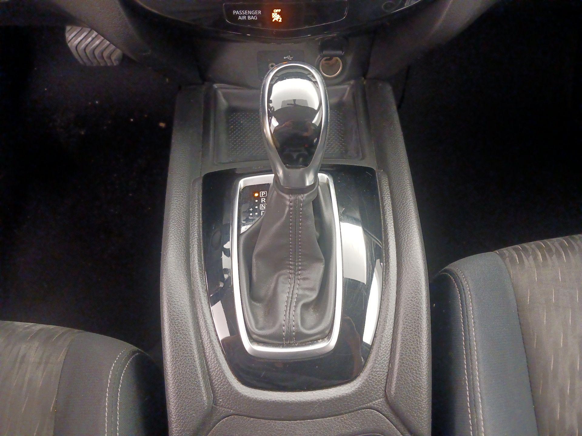 Thumbnail: 2018 Nissan Rogue - 17