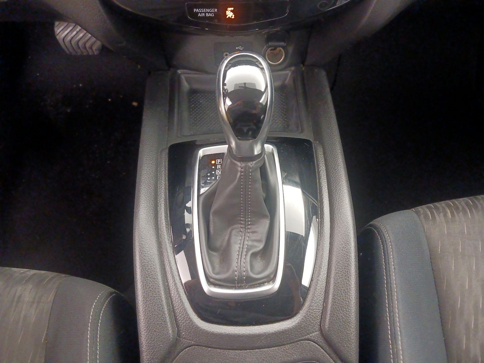 2018 Nissan Rogue SV - Photo 18