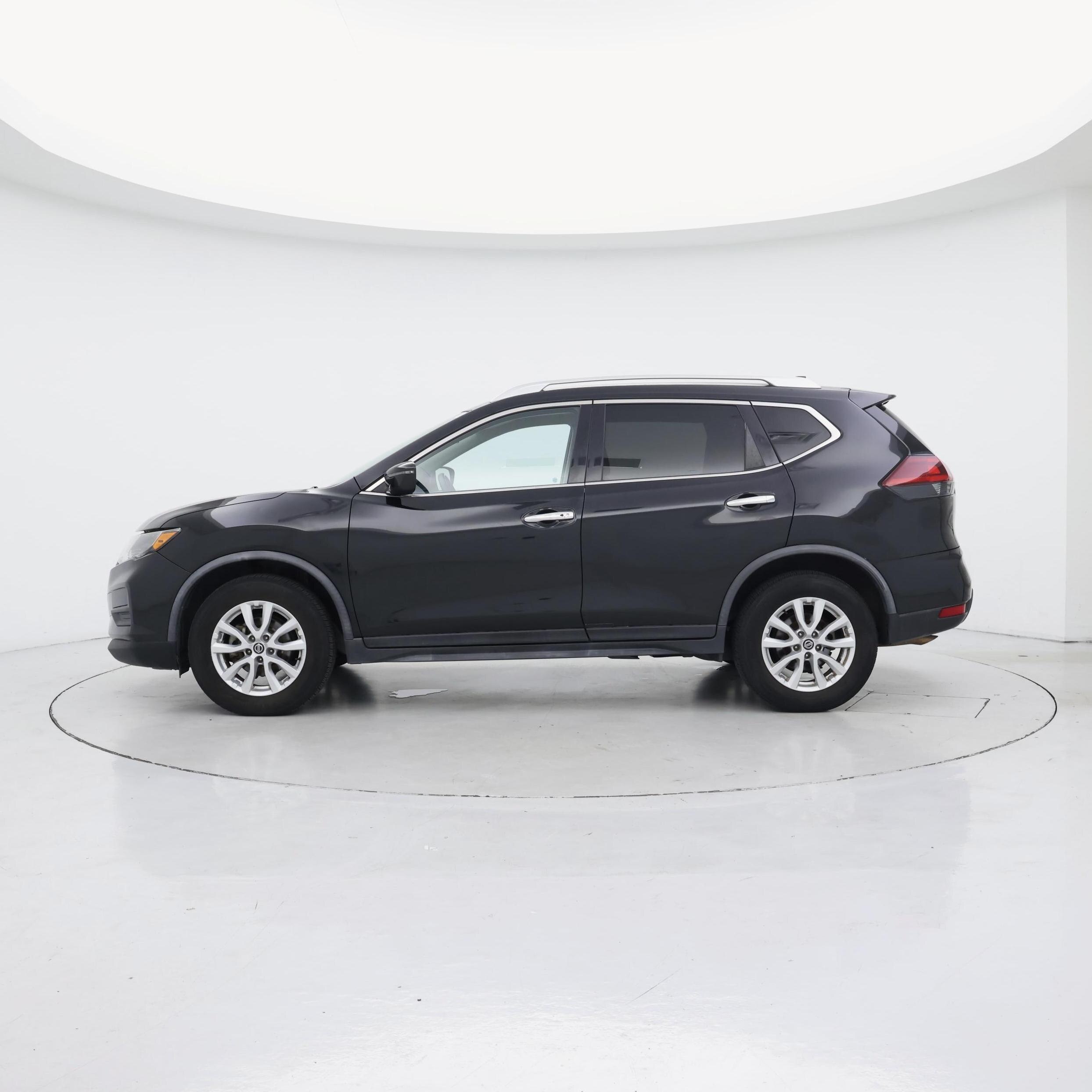 Thumbnail: 2018 Nissan Rogue - 3