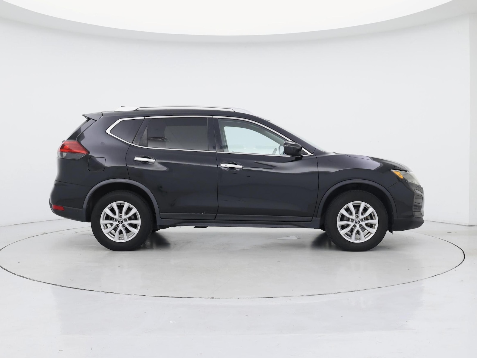 2018 Nissan Rogue SV - Photo 8
