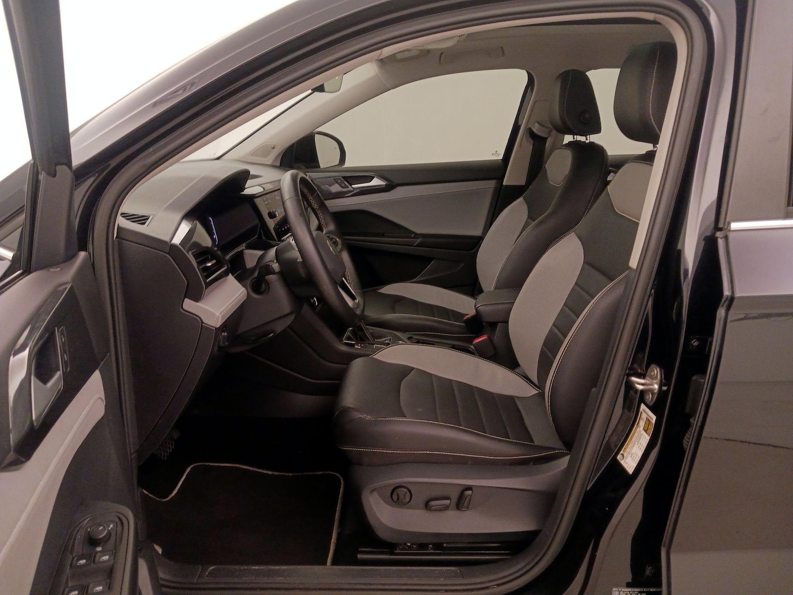2023 Volkswagen Taos SEL - Photo 12