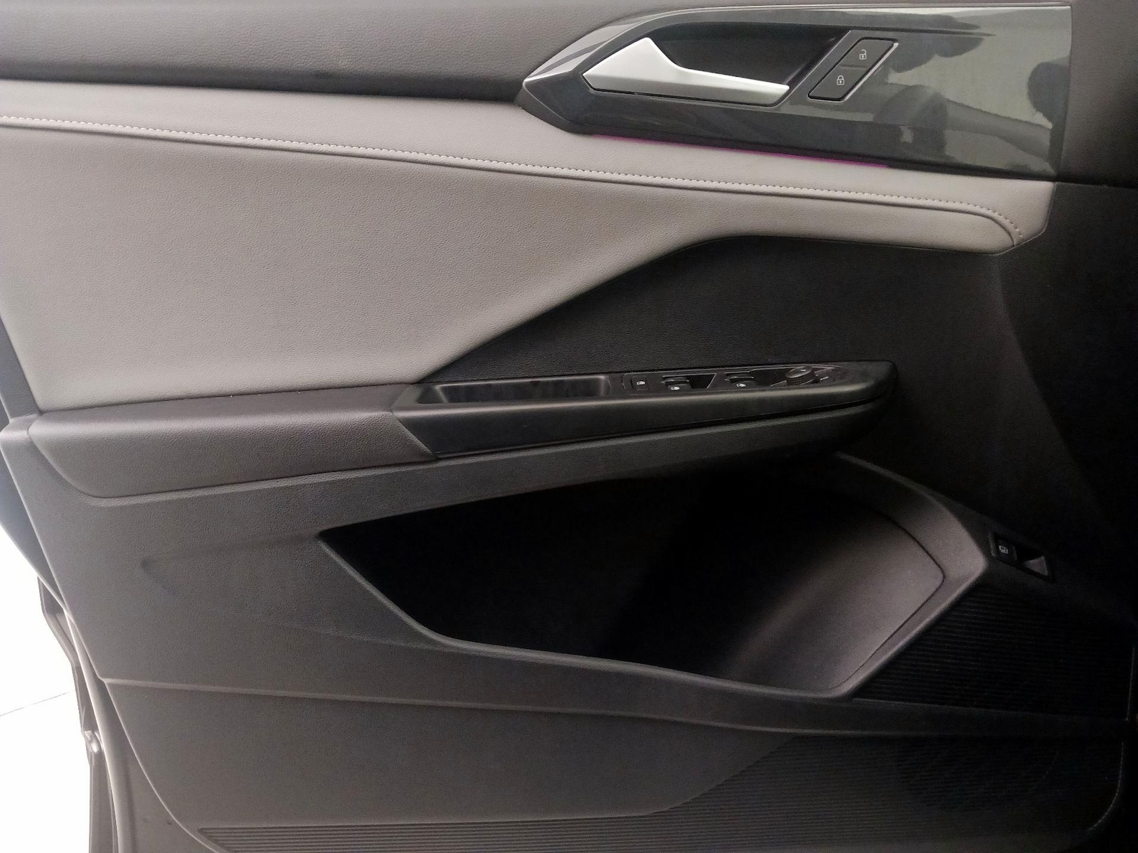 2023 Volkswagen Taos SEL - Photo 13