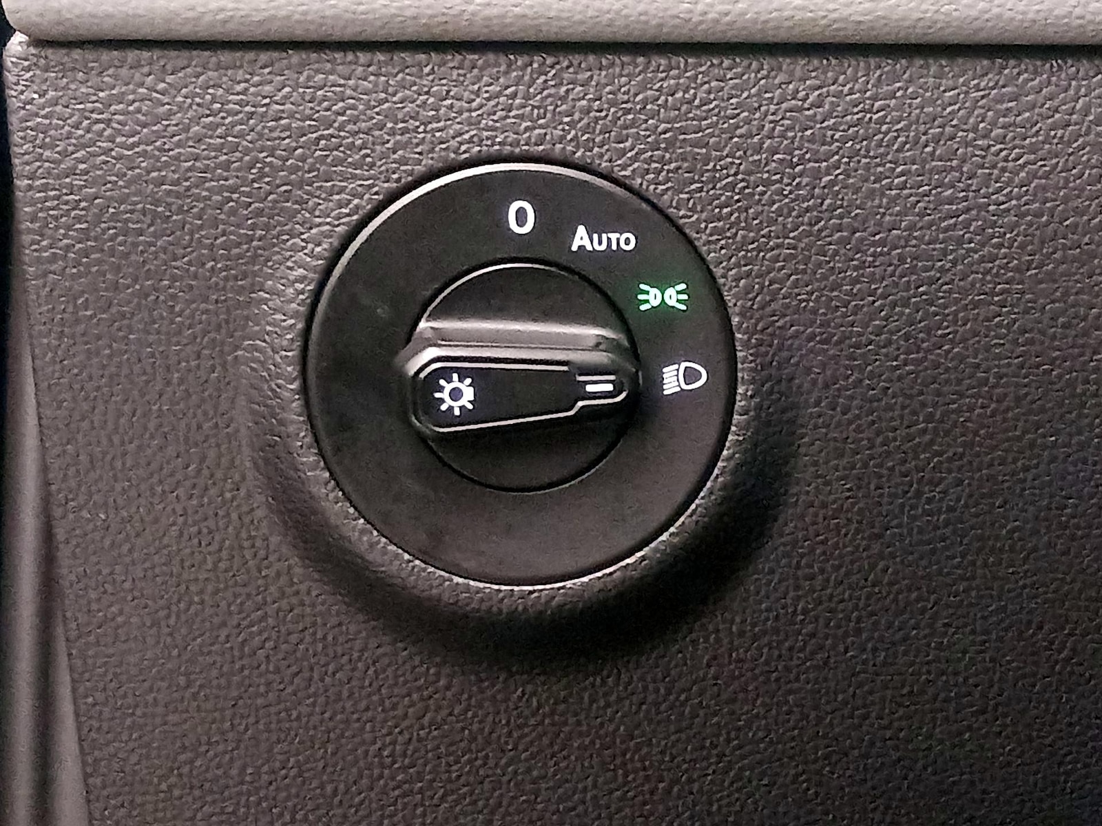 2023 Volkswagen Taos SEL - Photo 14