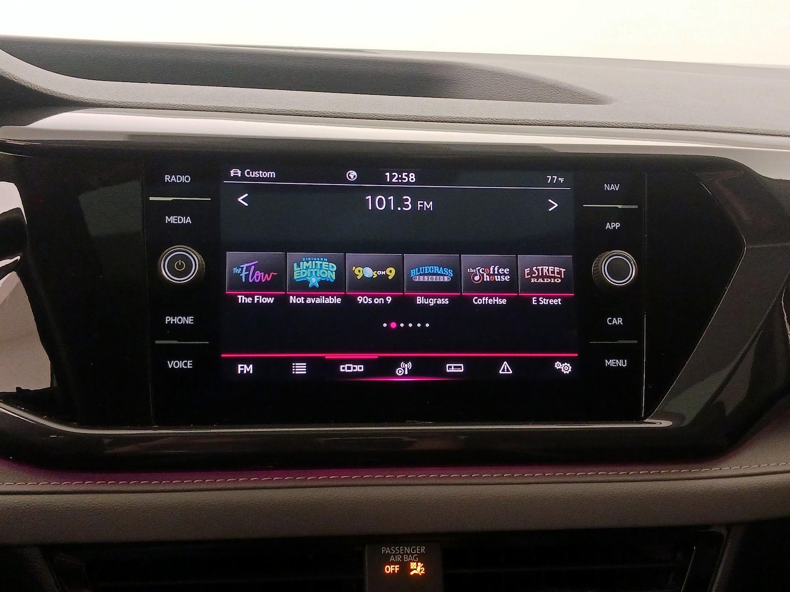 2023 Volkswagen Taos SEL - Photo 16