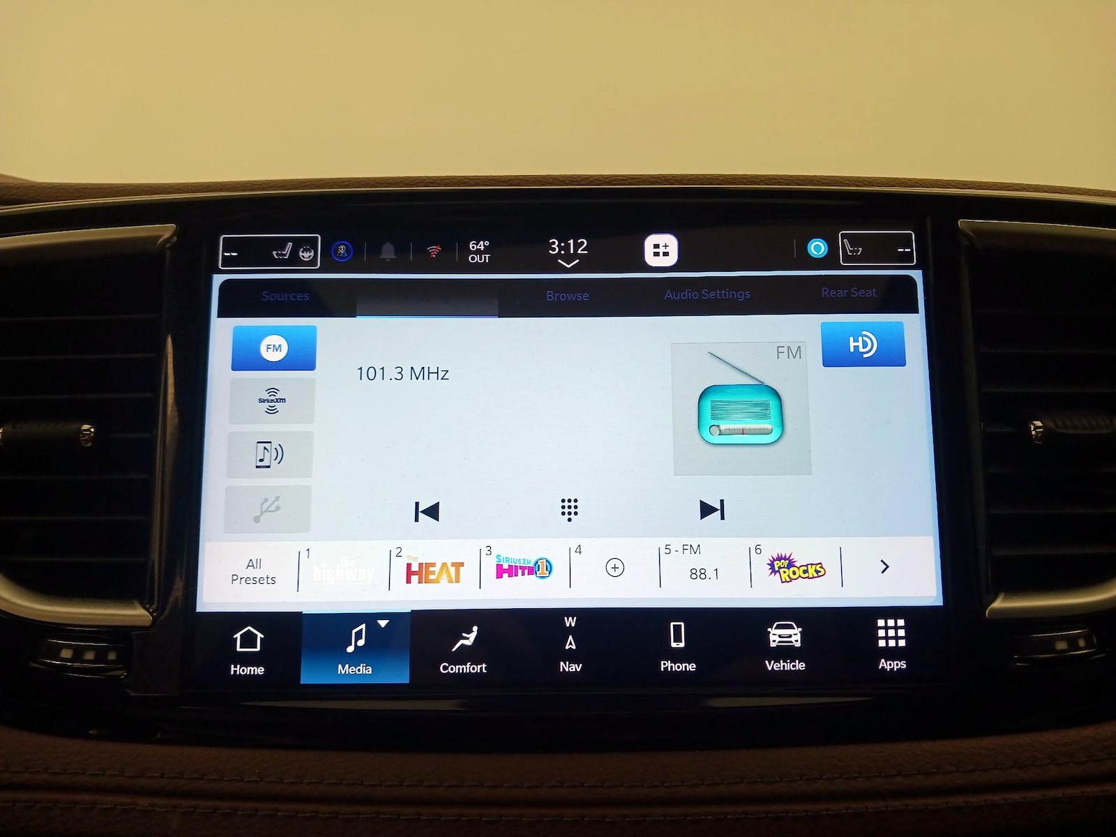 2021 Chrysler Pacifica Hybrid Limited - Photo 17