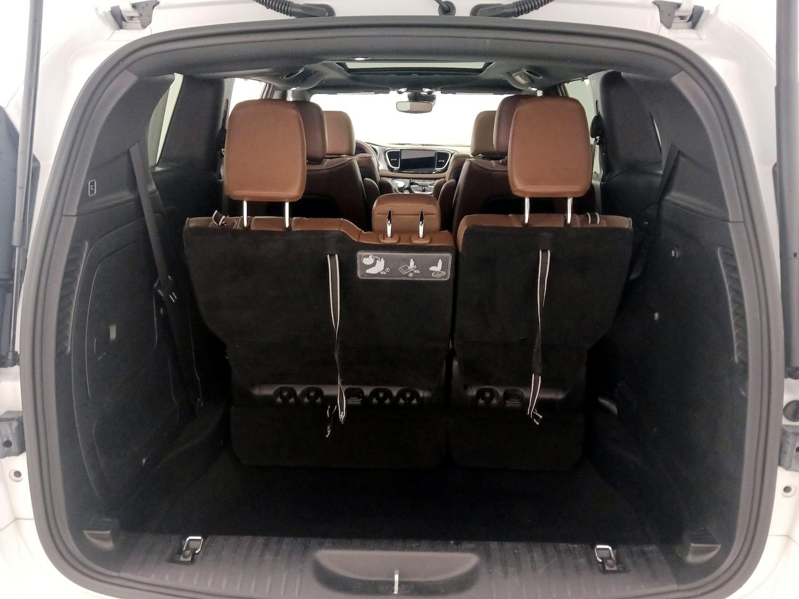 2021 Chrysler Pacifica Hybrid Limited - Photo 24