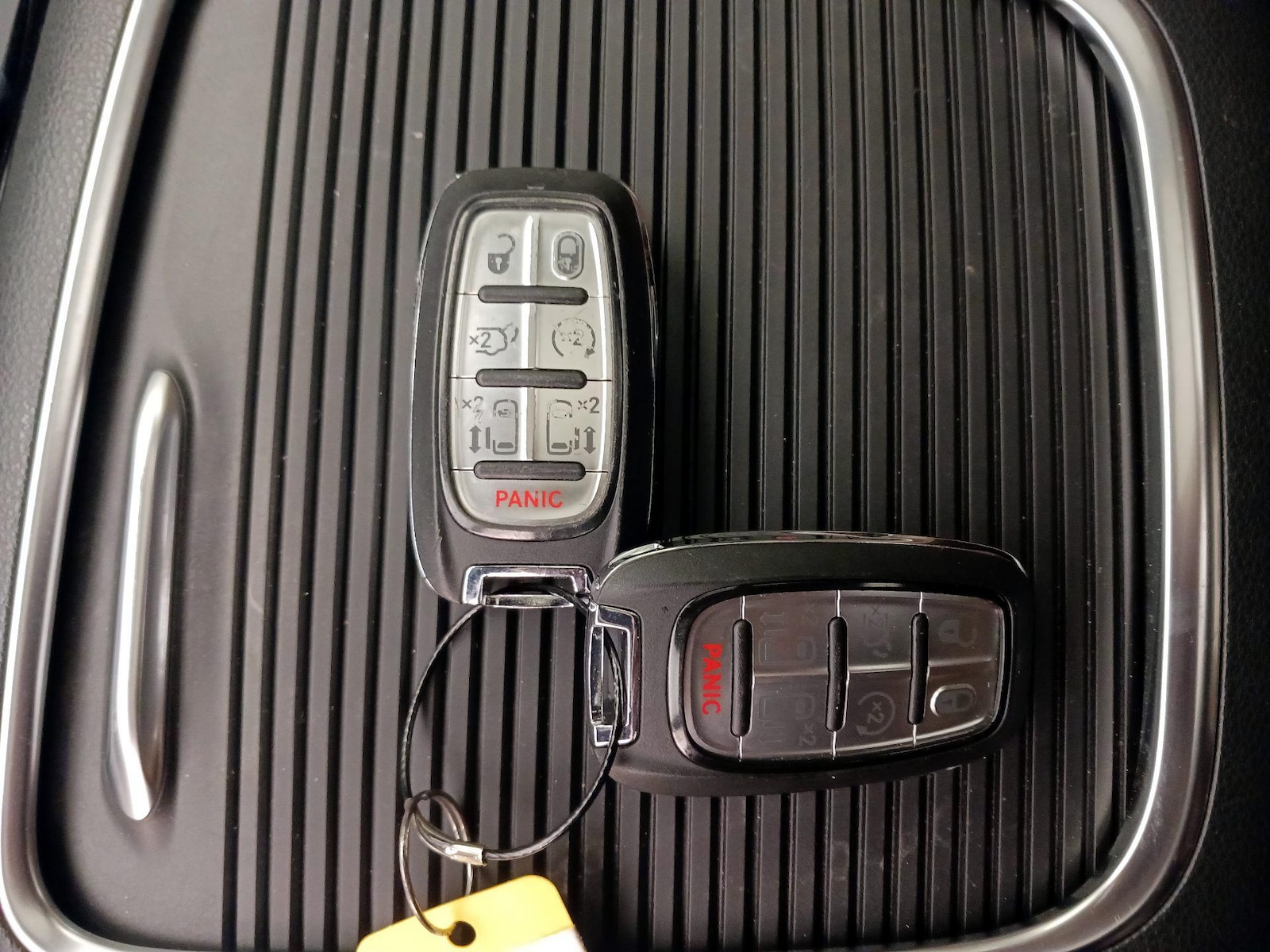 2021 Chrysler Pacifica Hybrid Limited - Photo 27