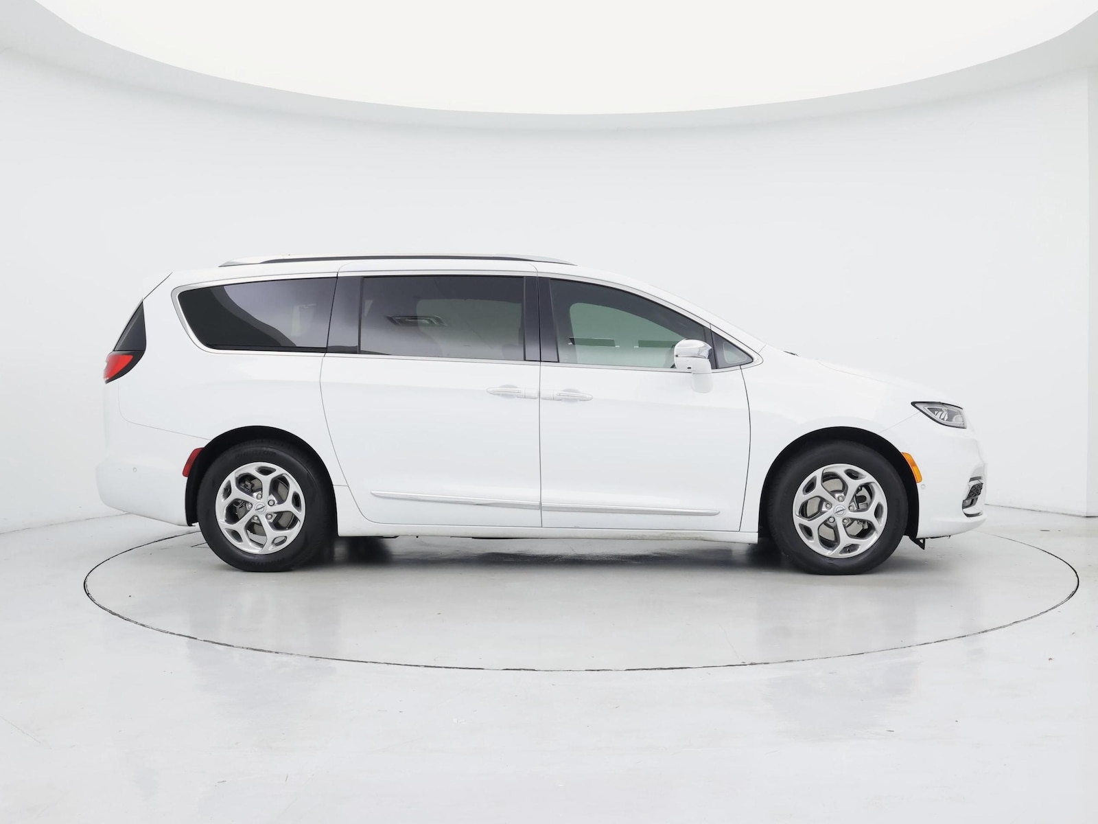 2021 Chrysler Pacifica Hybrid Limited - Photo 8