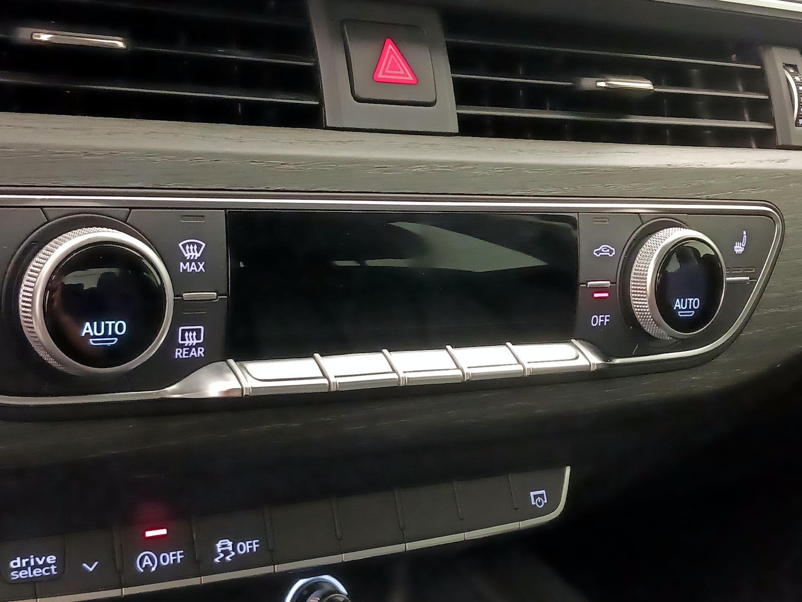 2020 Audi A4 Premium - Photo 17