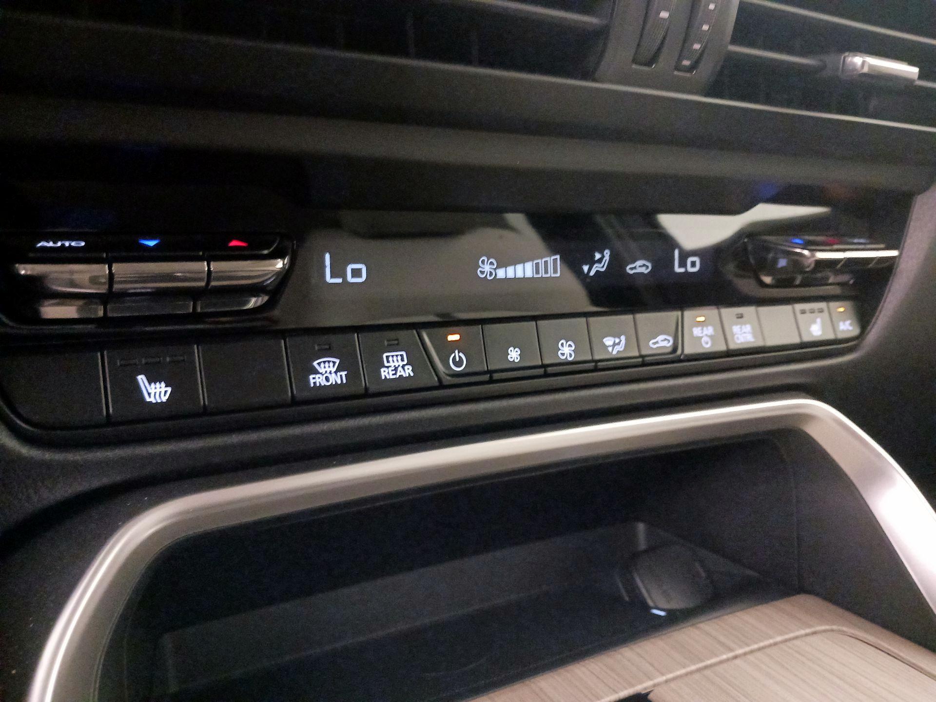 Thumbnail: 2025 Mazda CX-90 - 16