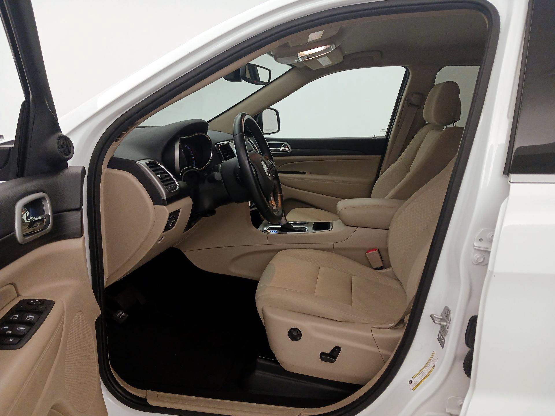 Thumbnail: 2022 Jeep Grand Cherokee - 11