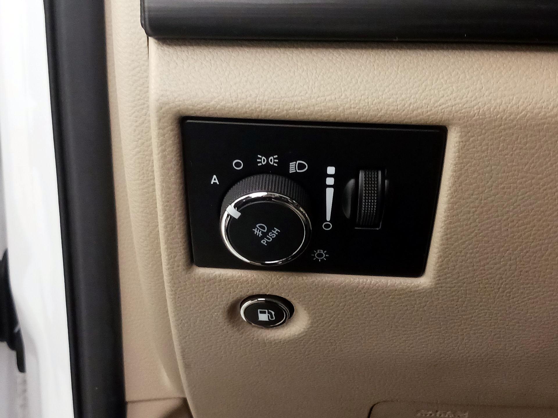 Thumbnail: 2022 Jeep Grand Cherokee - 13