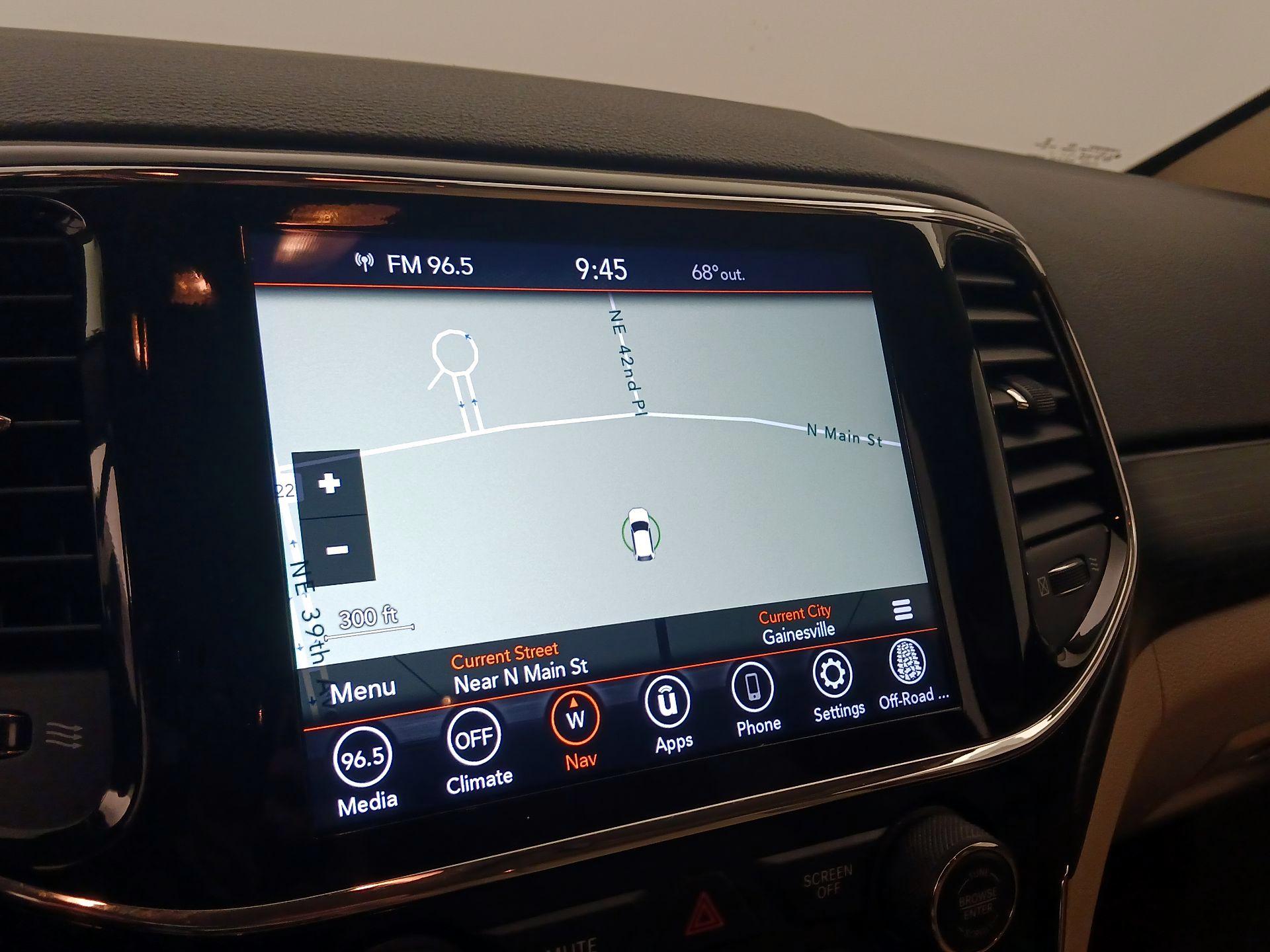 Thumbnail: 2022 Jeep Grand Cherokee - 14