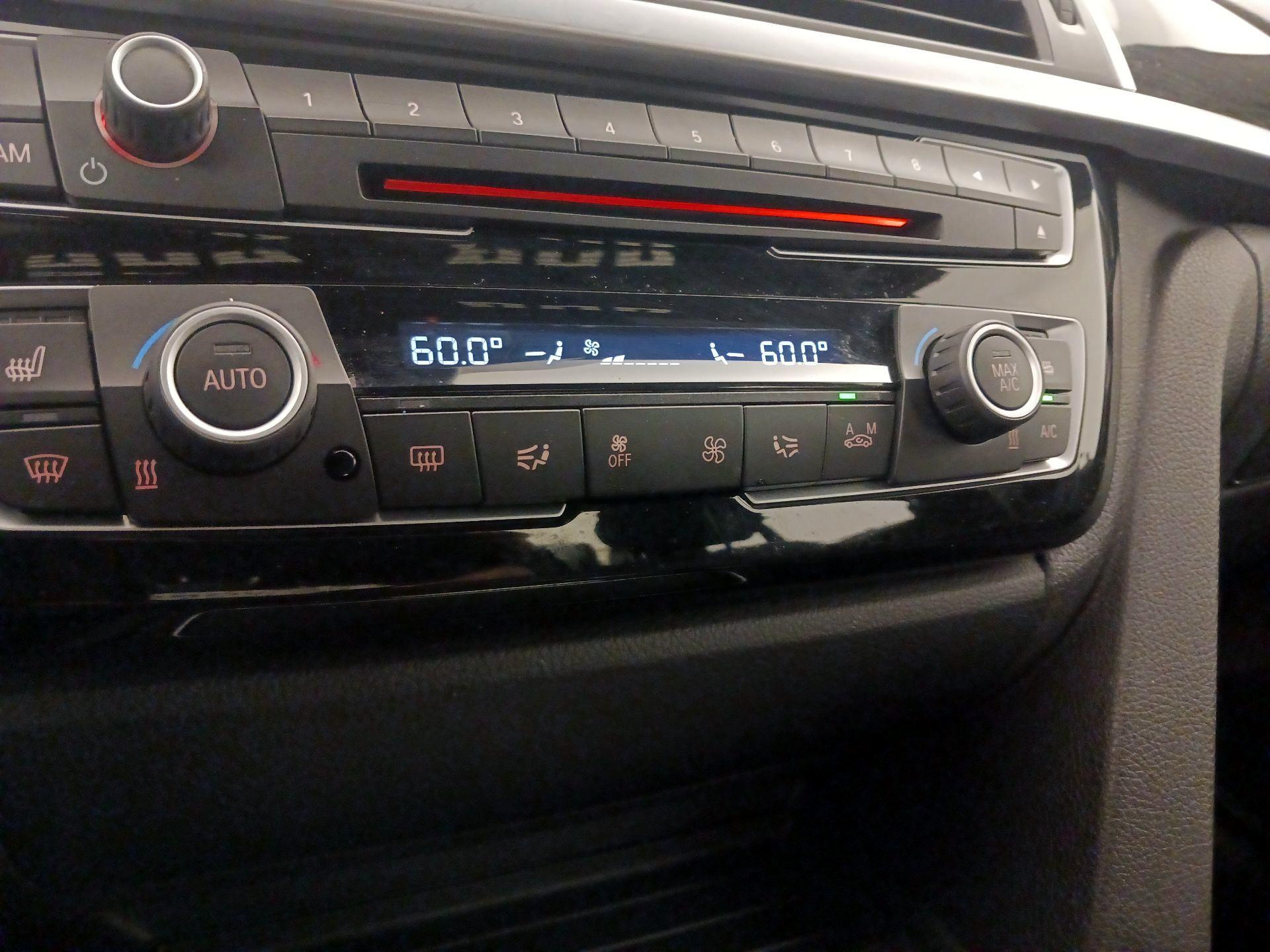 Thumbnail: 2018 BMW 3 Series - 17