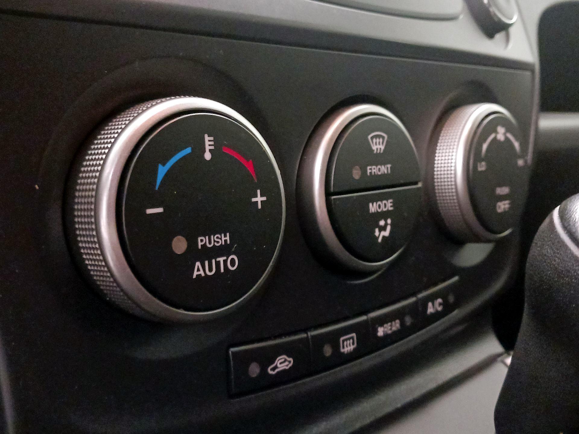 Thumbnail: 2014 Mazda Mazda5 - 15