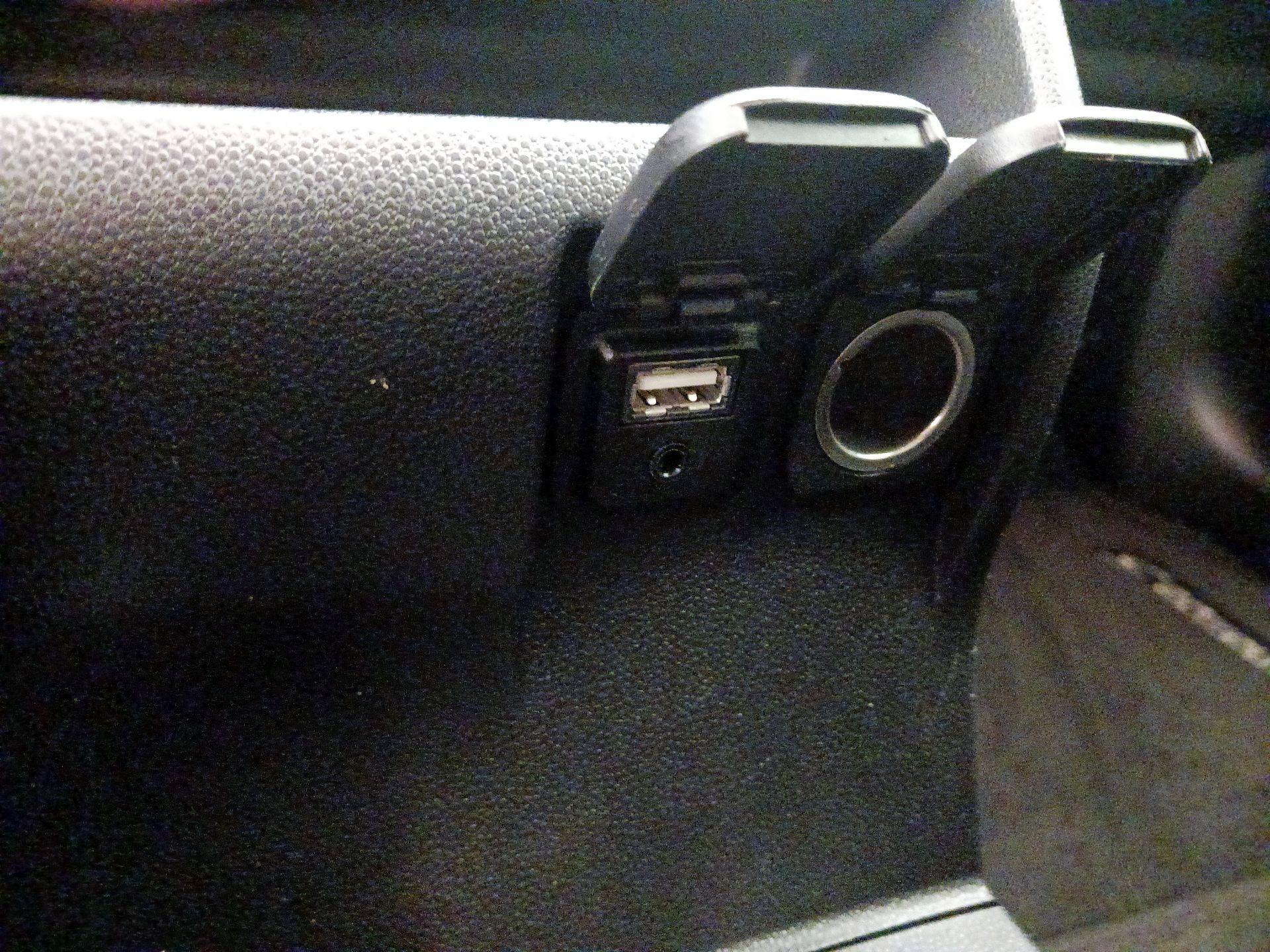 Thumbnail: 2014 Mazda Mazda5 - 17