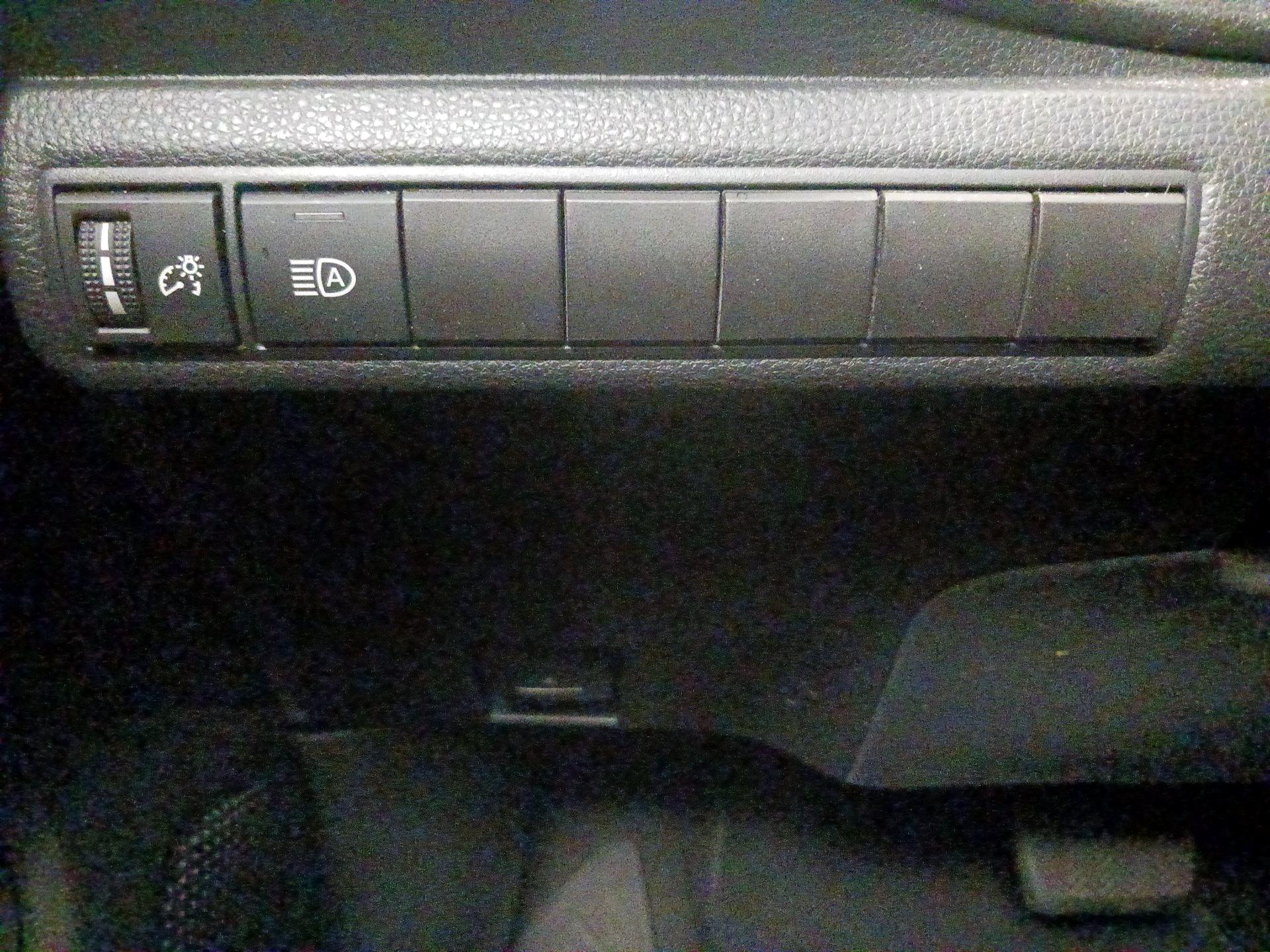 Thumbnail: 2022 Toyota Corolla - 13