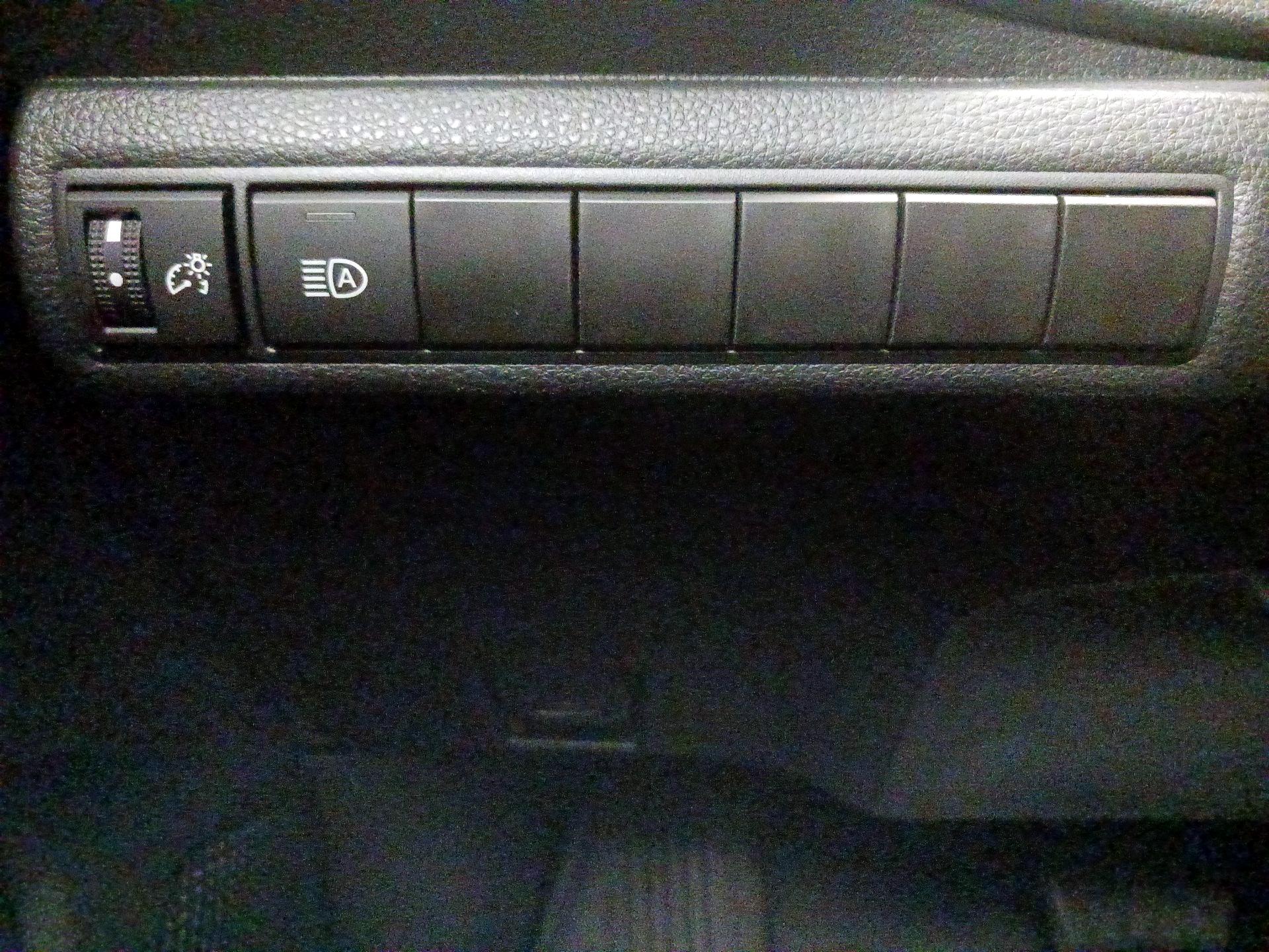 Thumbnail: 2024 Toyota Corolla - 13