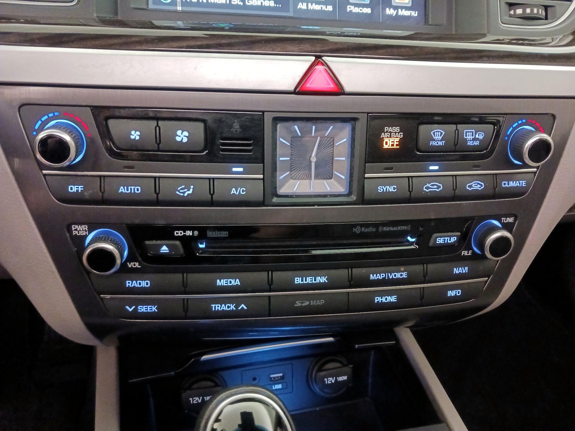 Thumbnail: 2017 Genesis G80 - 17