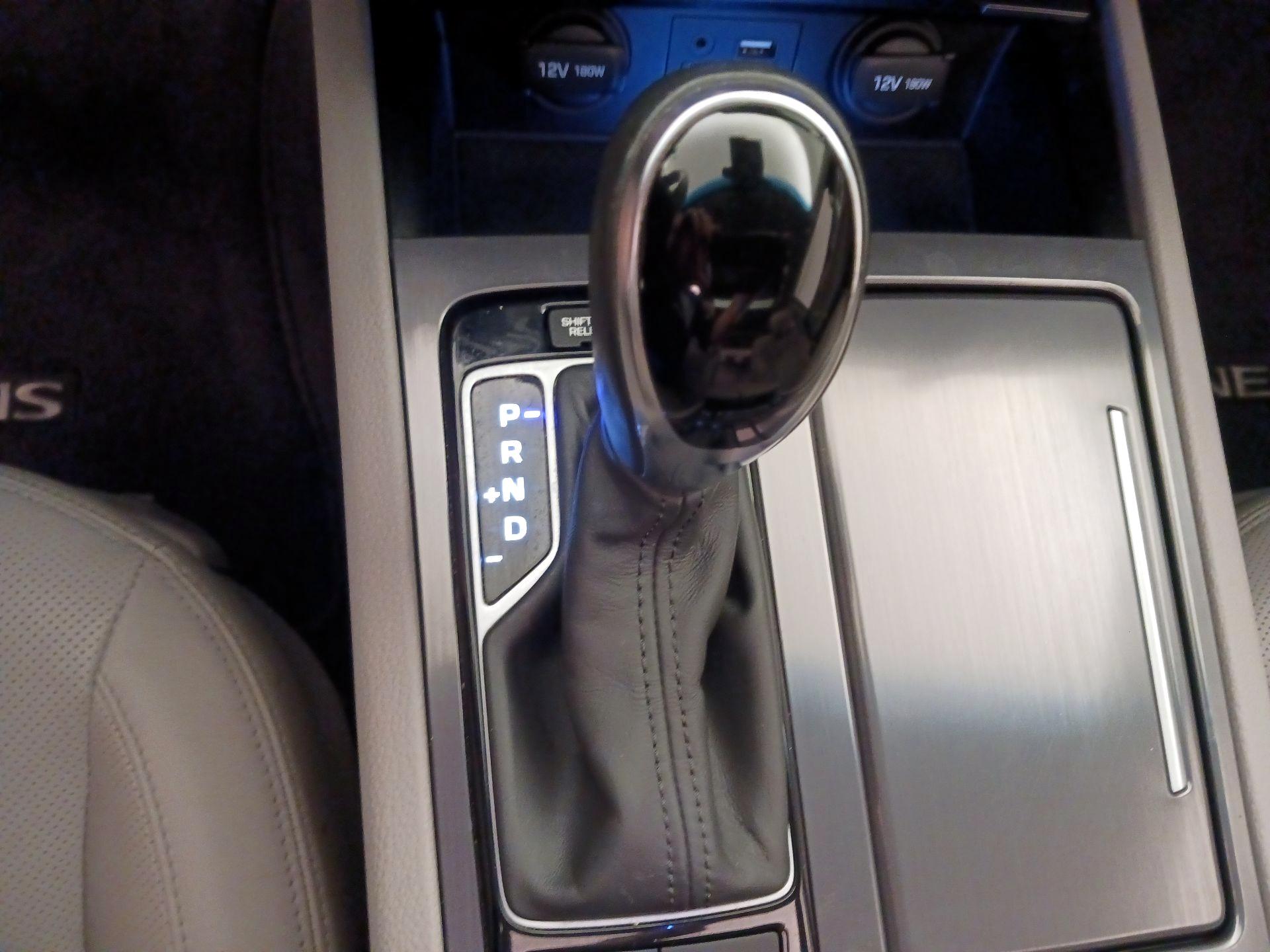 Thumbnail: 2017 Genesis G80 - 18