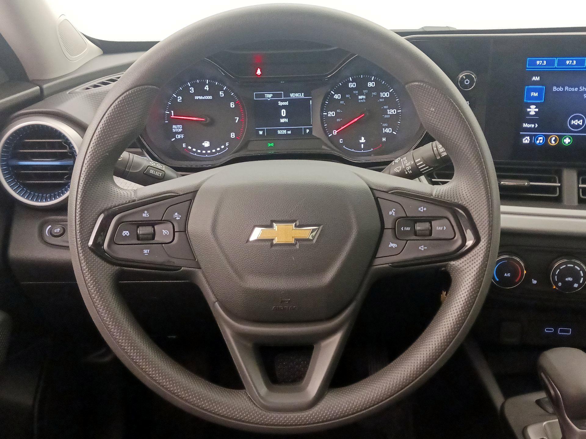 Thumbnail: 2024 Chevrolet Trax - 10