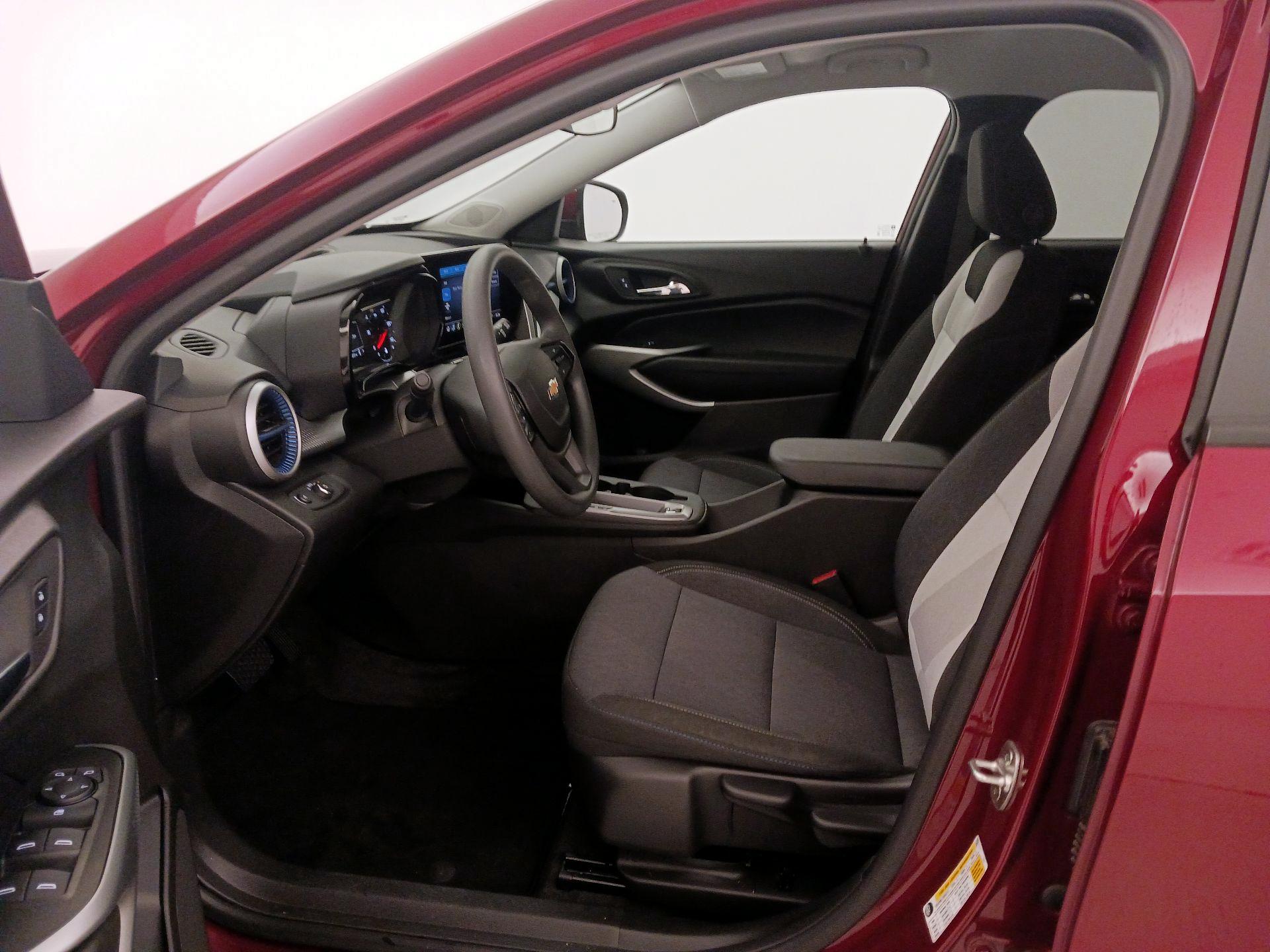 Thumbnail: 2024 Chevrolet Trax - 11