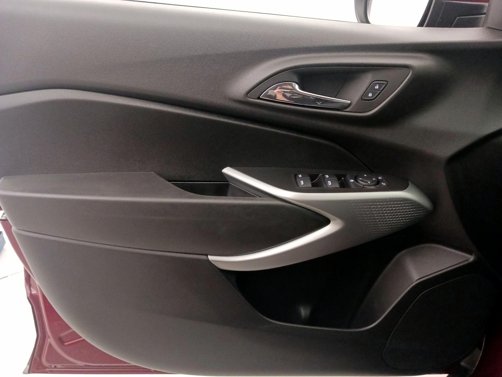 Thumbnail: 2024 Chevrolet Trax - 12