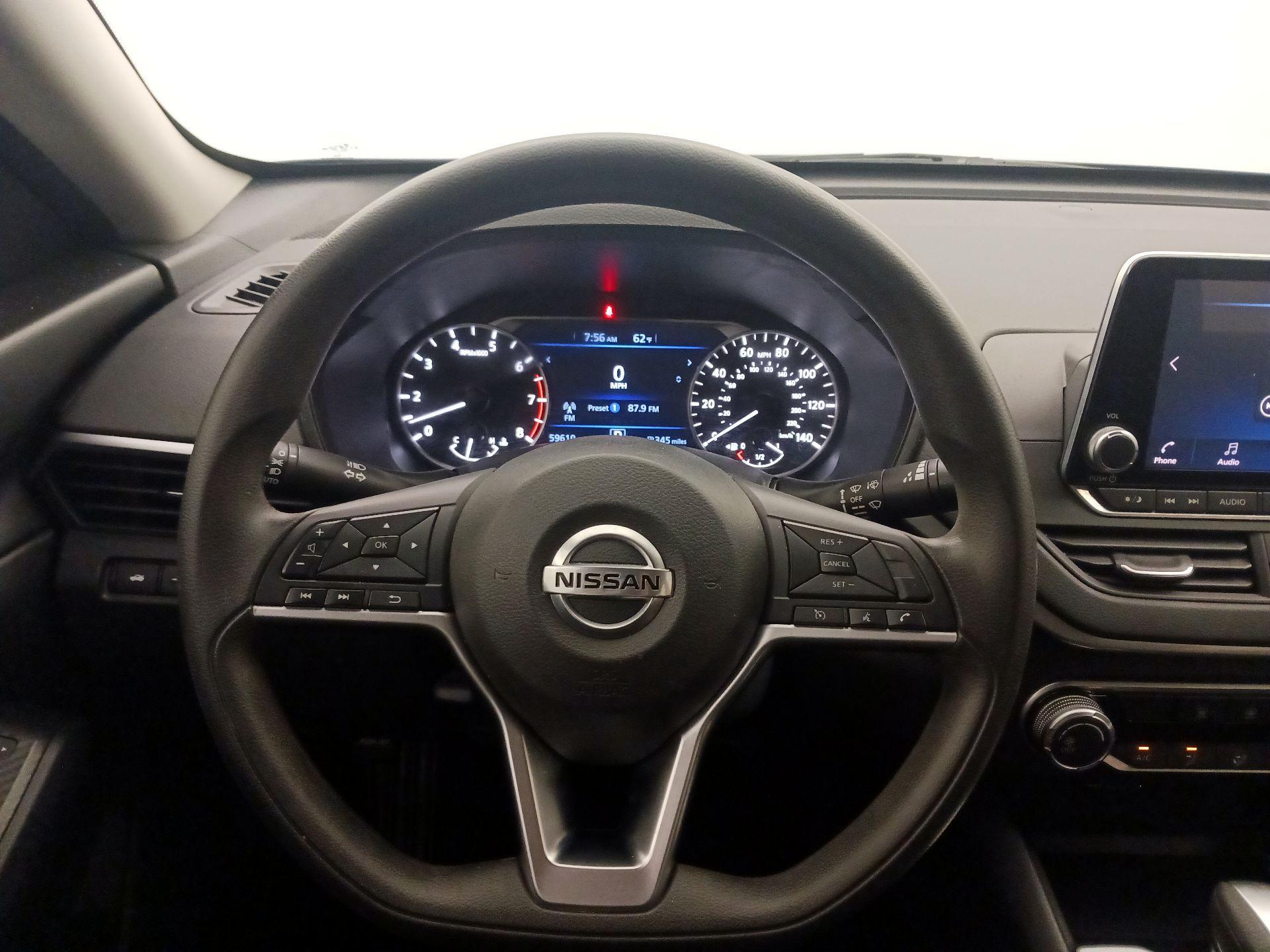 Thumbnail: 2020 Nissan Altima - 10