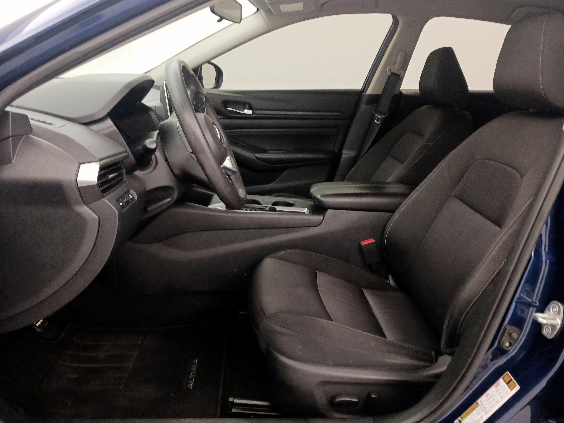 Thumbnail: 2020 Nissan Altima - 11