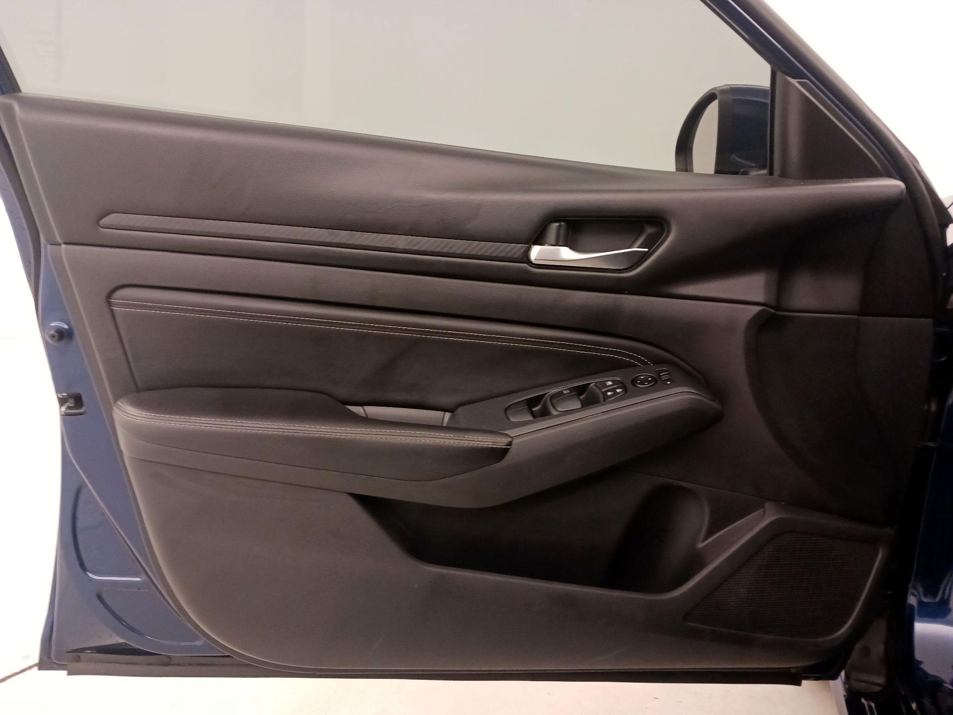 Thumbnail: 2020 Nissan Altima - 12