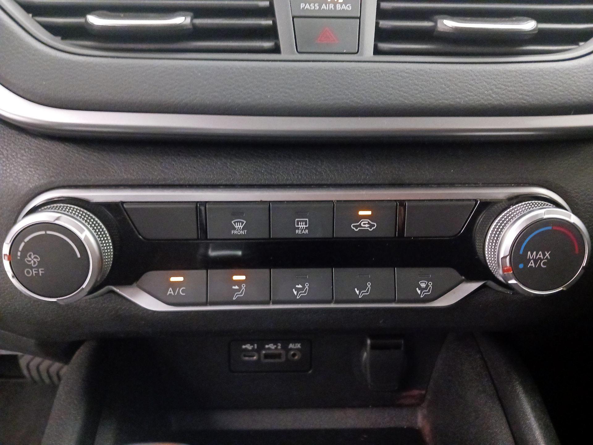 Thumbnail: 2020 Nissan Altima - 16