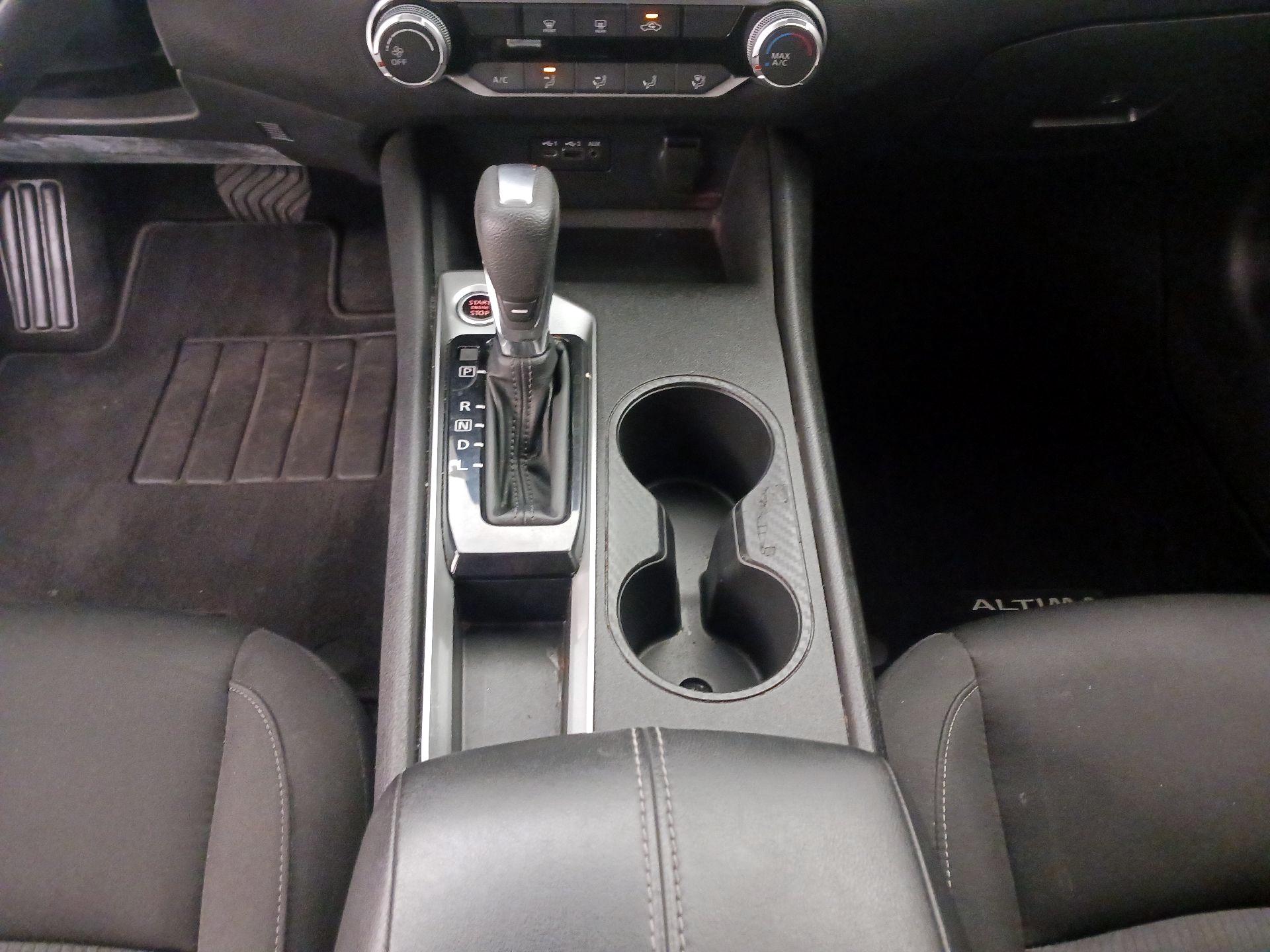 Thumbnail: 2020 Nissan Altima - 17