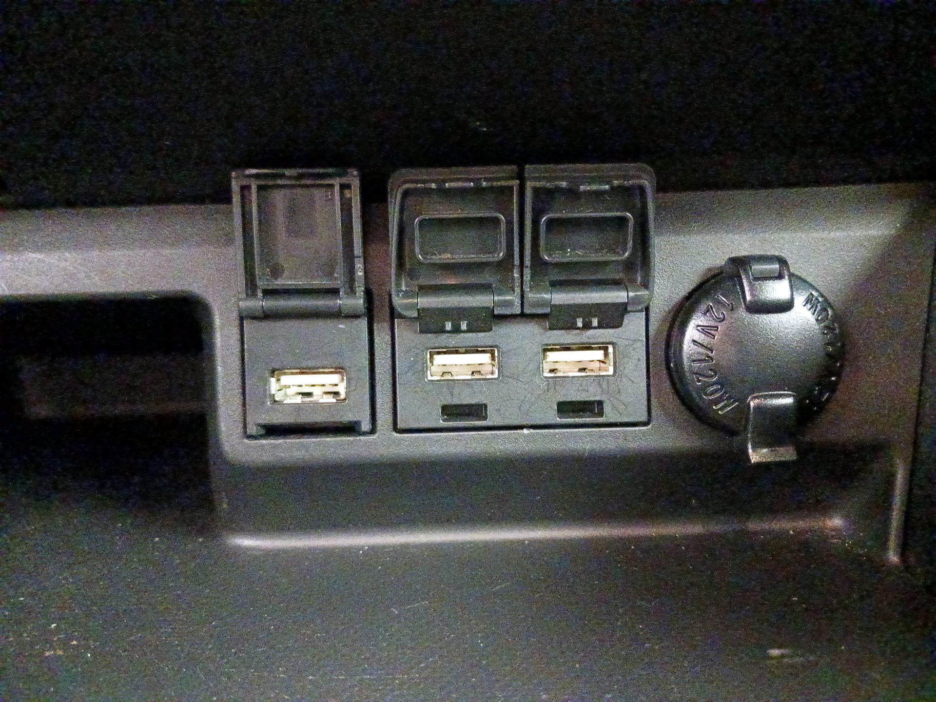 Thumbnail: 2020 Toyota Highlander - 18