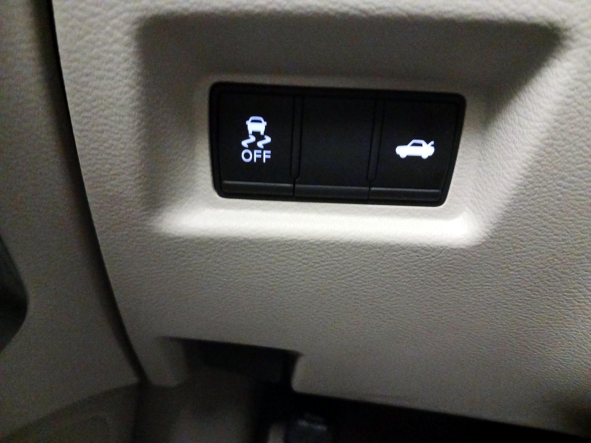 Thumbnail: 2017 INFINITI Q50 - 13