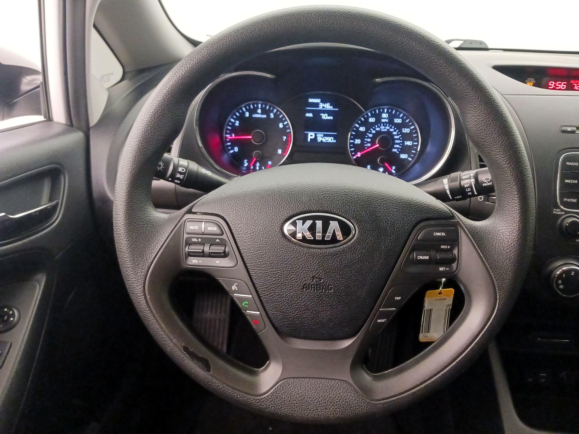 Thumbnail: 2016 Kia Forte - 10